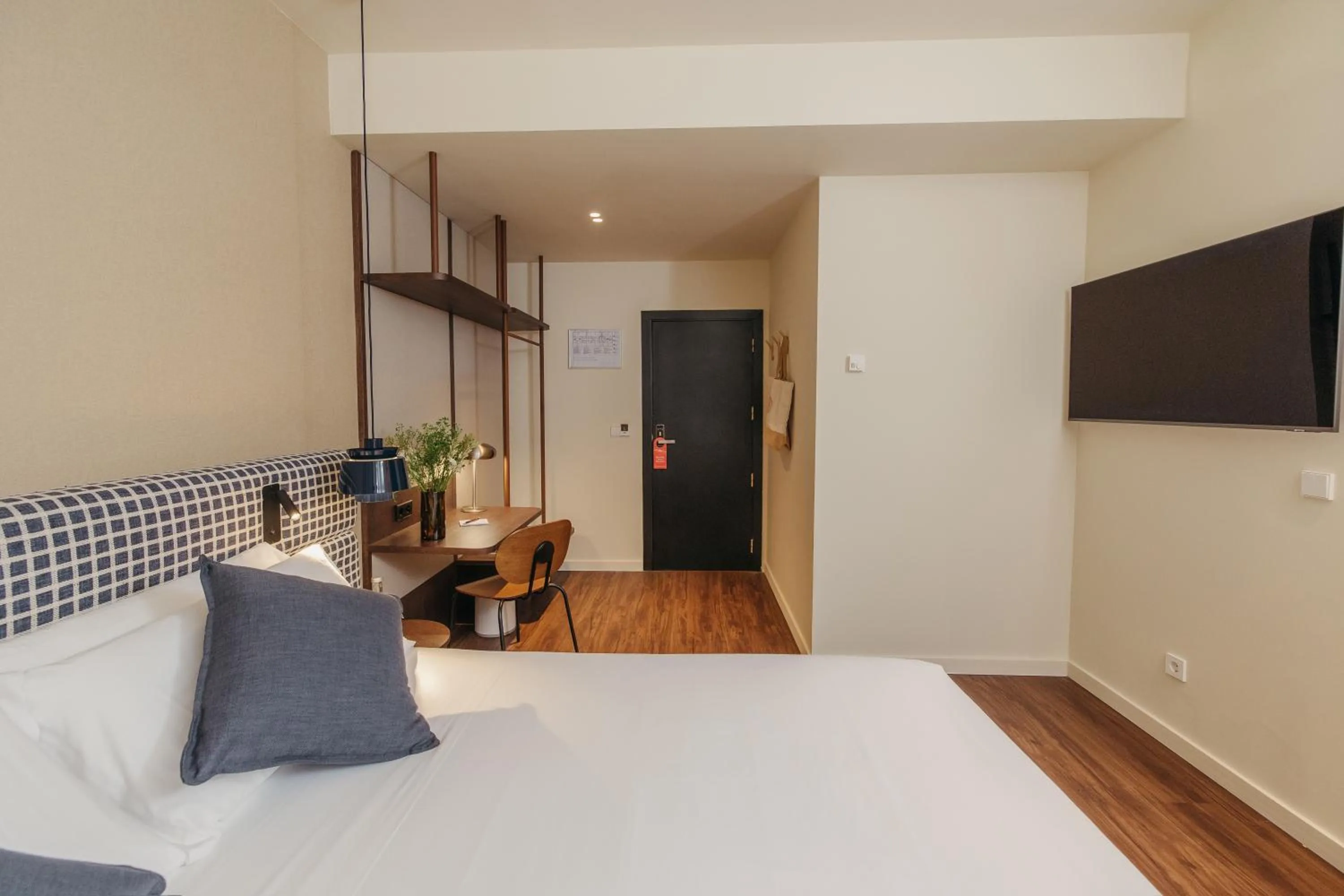 Photo of the whole room, Bed in H Regas Adults Only