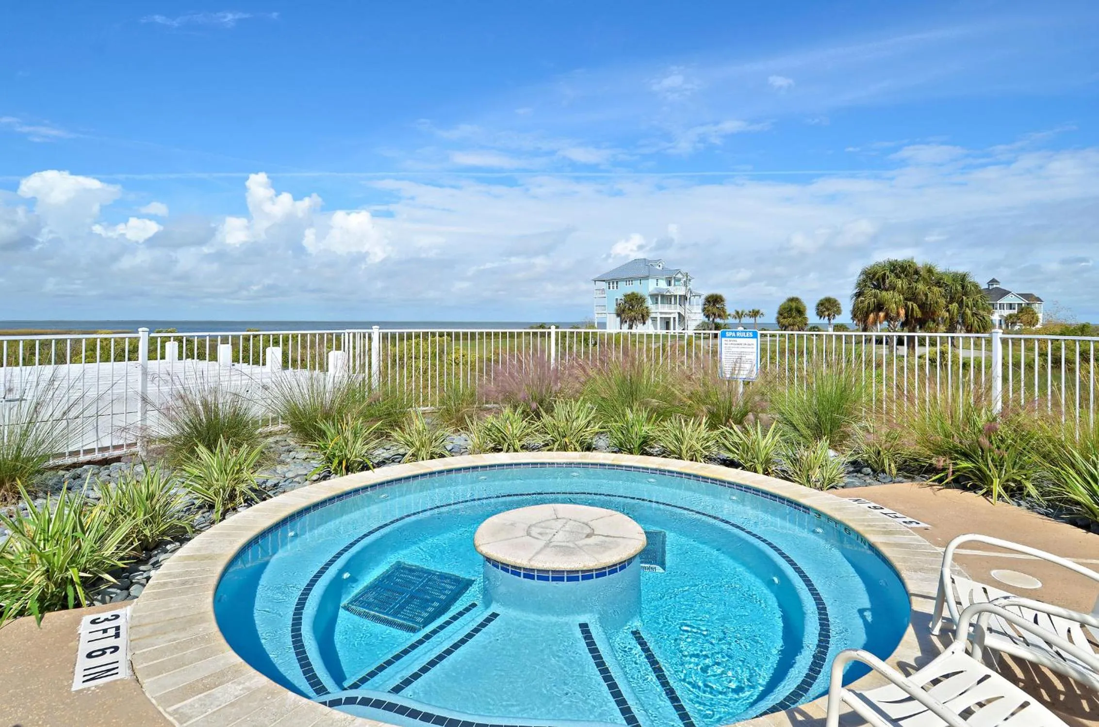 Swimming pool in Wine Down