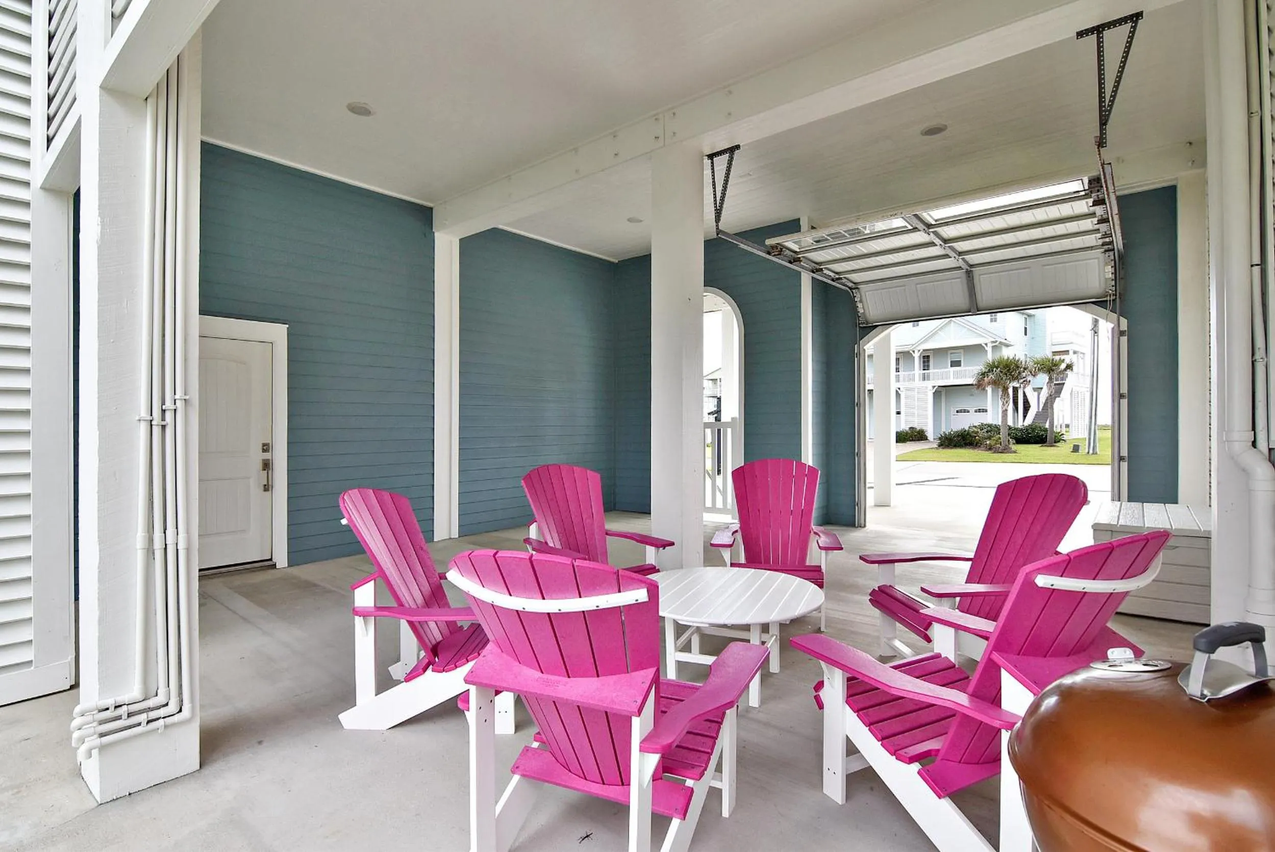 Property building in Wine Down