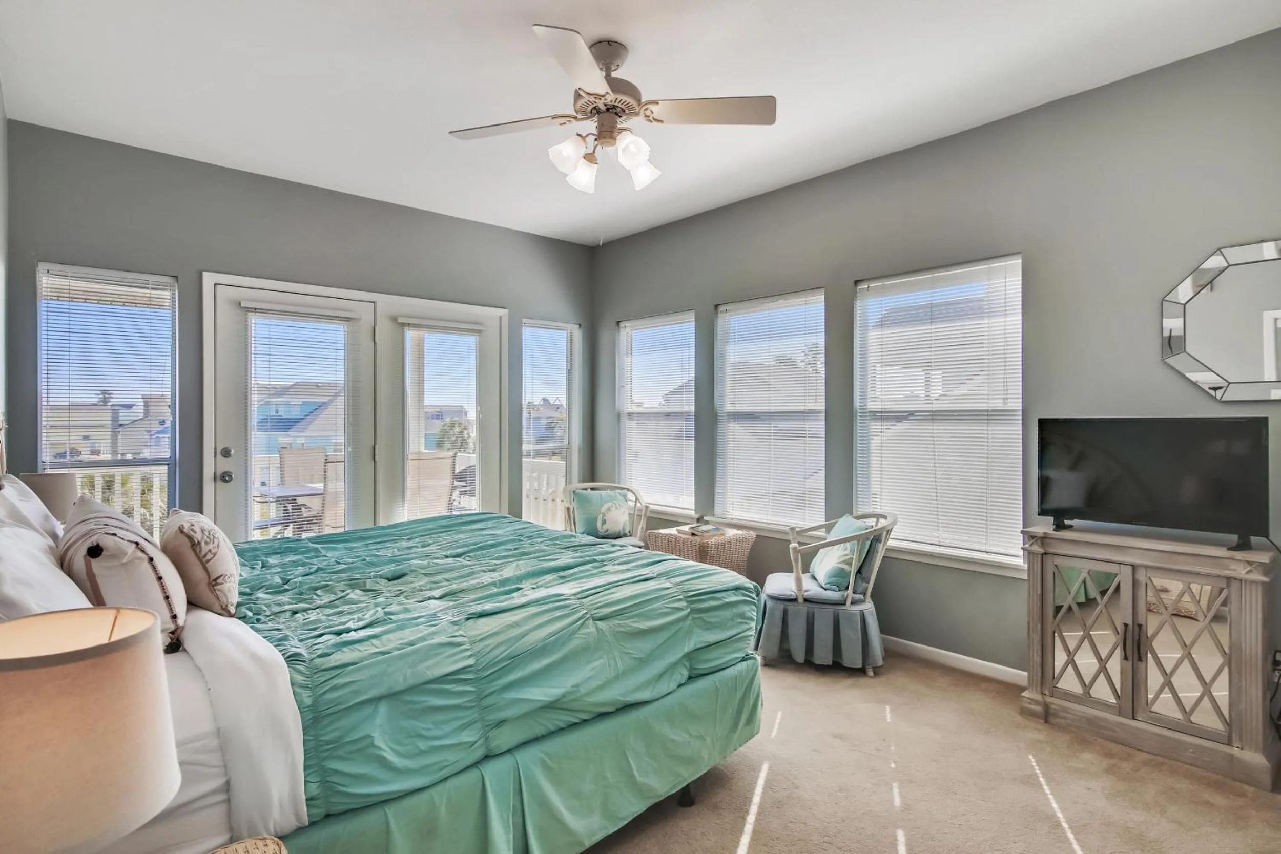 Property building, Bed in Mutiny on the Bounty