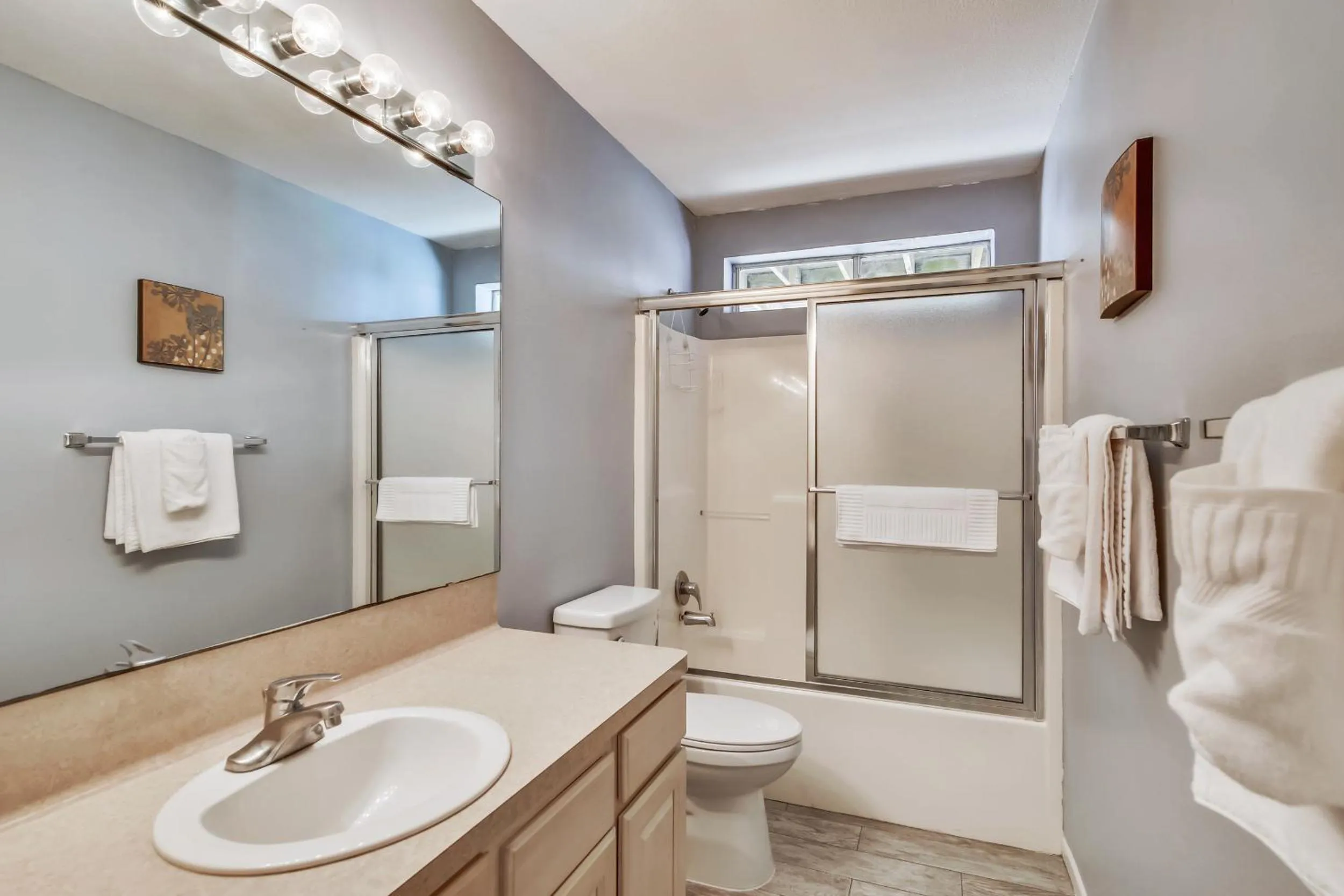 Bathroom in Mutiny on the Bounty