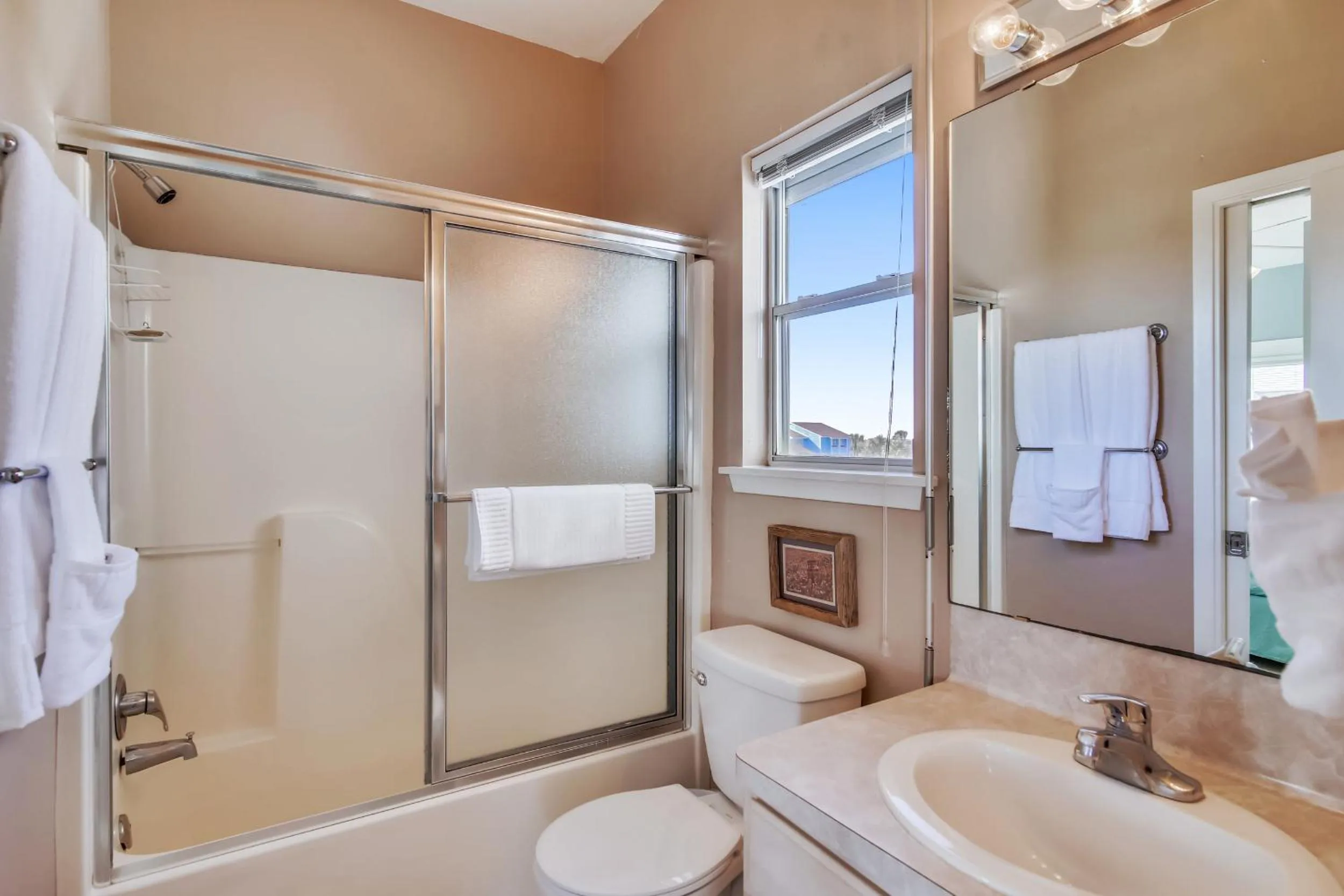 Bathroom in Mutiny on the Bounty