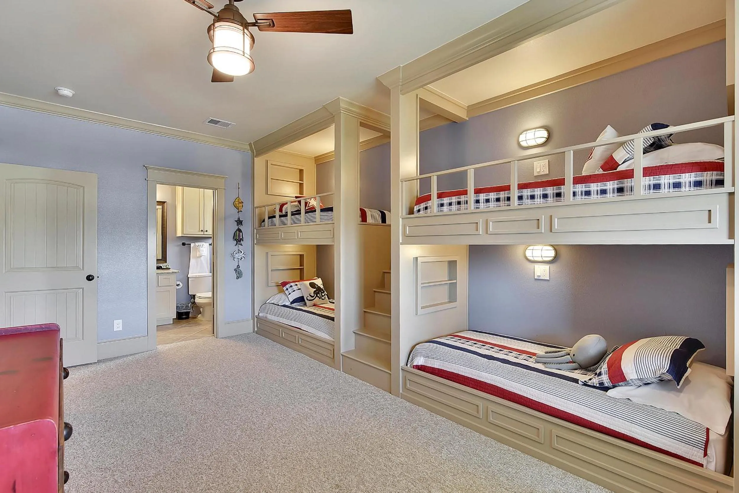 Property building, Bed in Neptunes Sanctuary