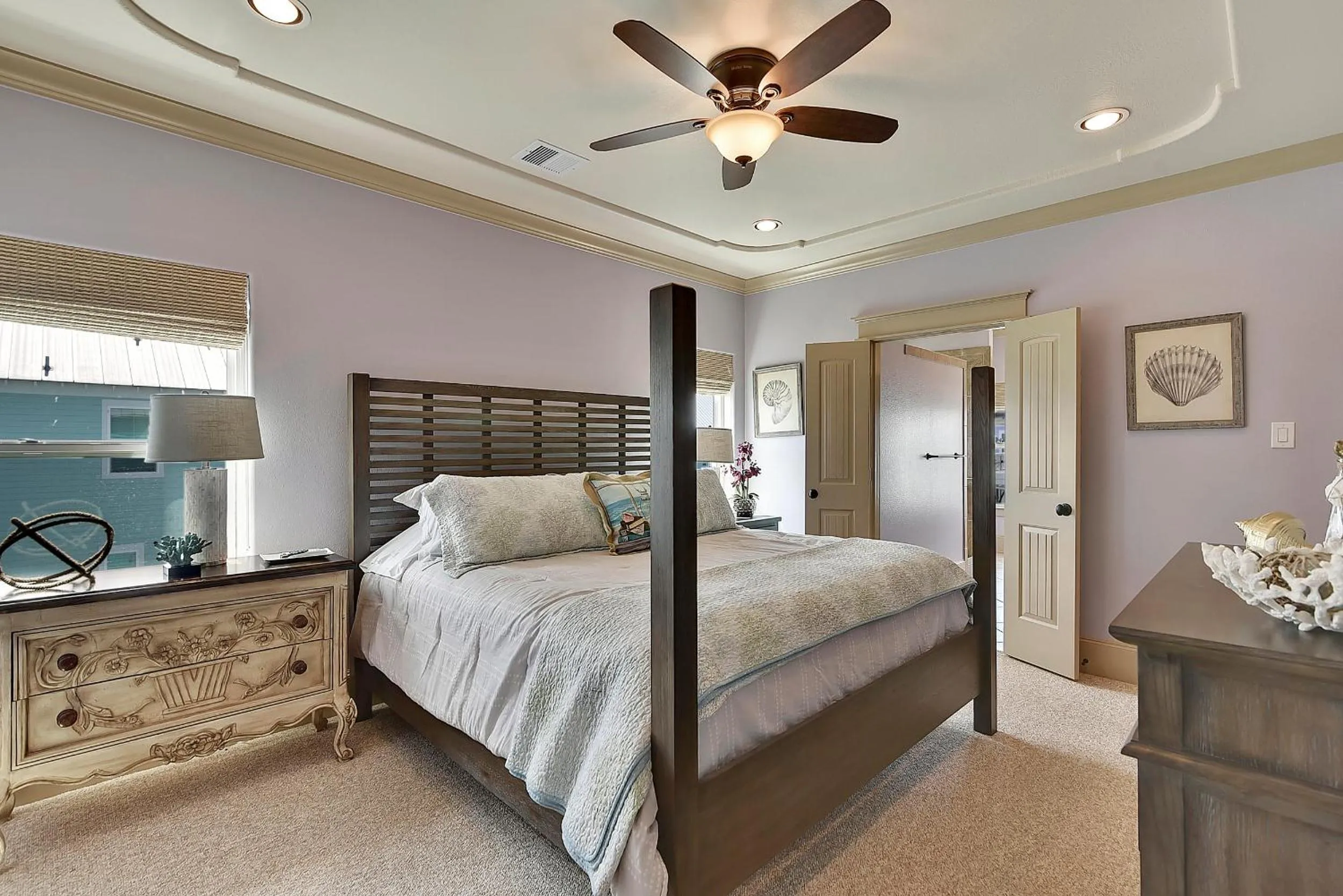 Bedroom, Bed in Neptunes Sanctuary