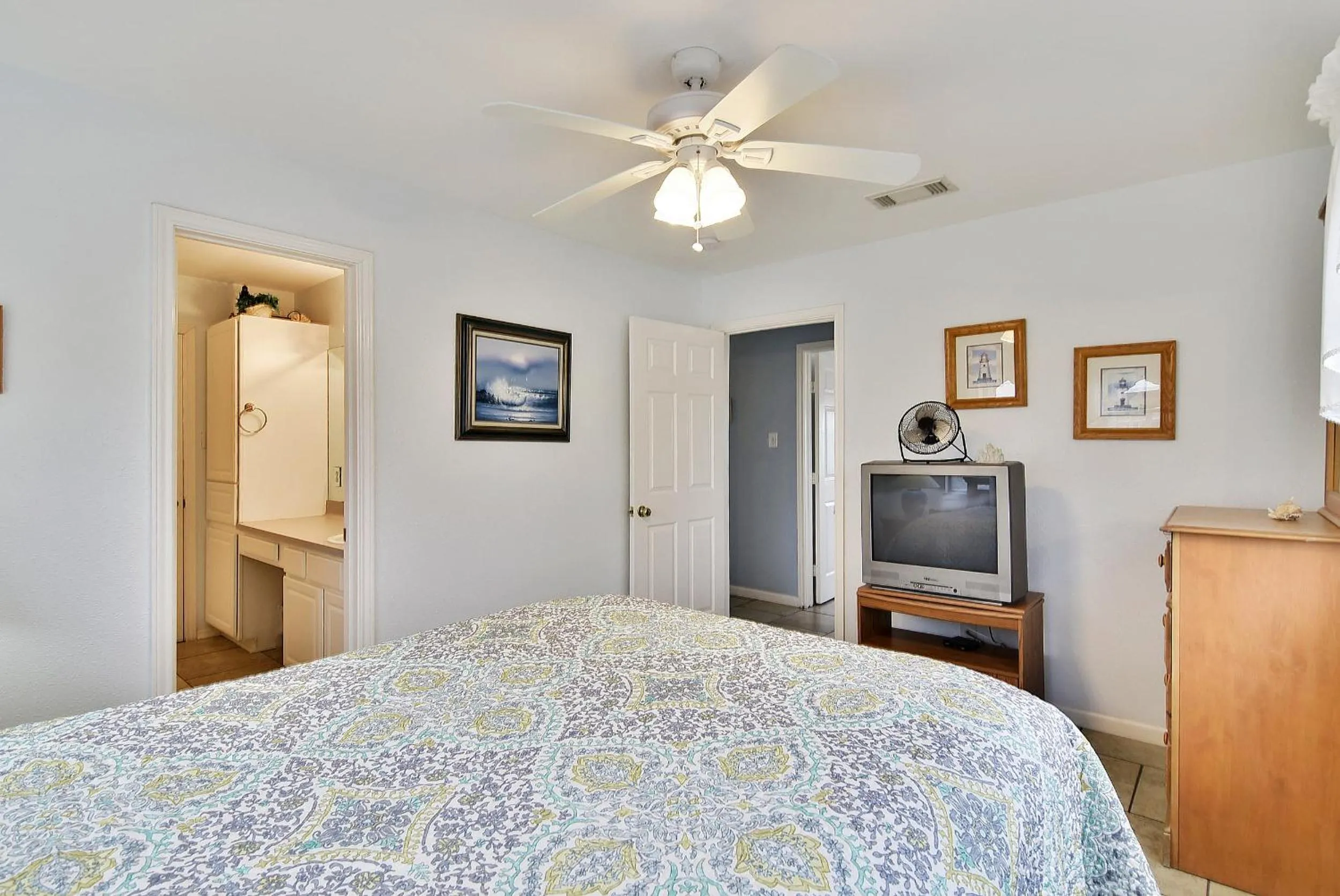 Bed in Catch of the Day