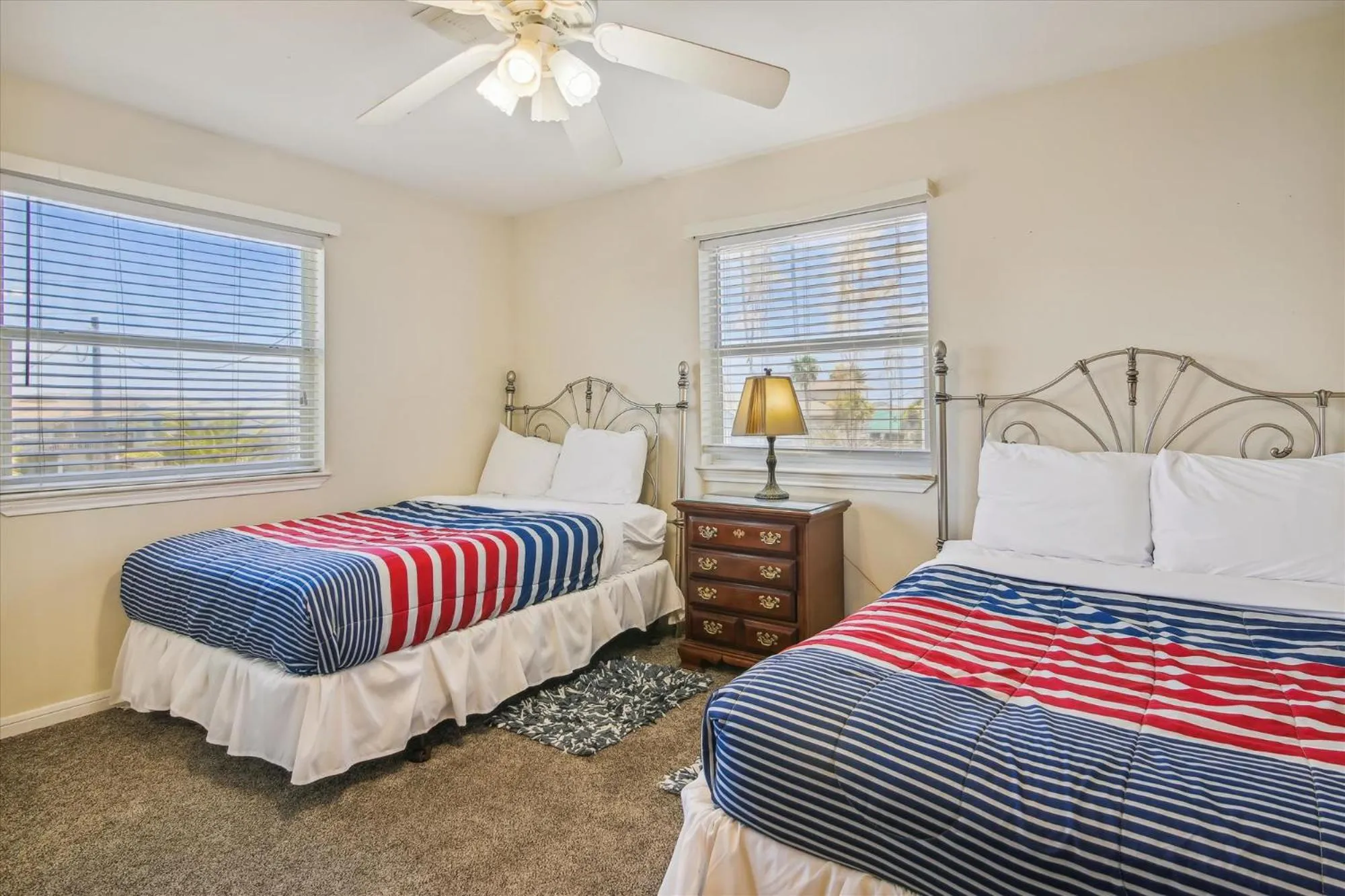 Bedroom, Bed in American Pride