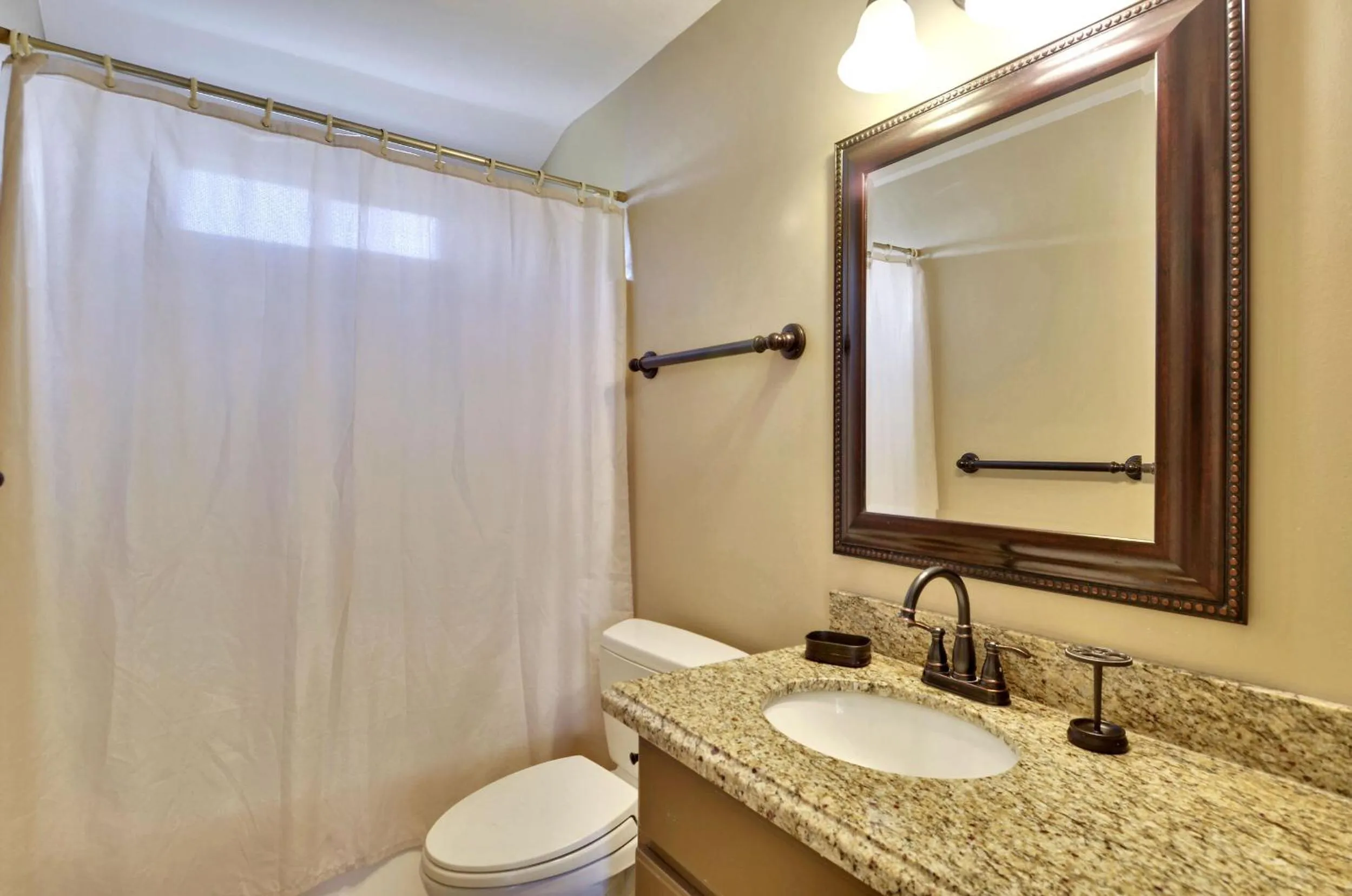 Bathroom in A Sunny Sandbar