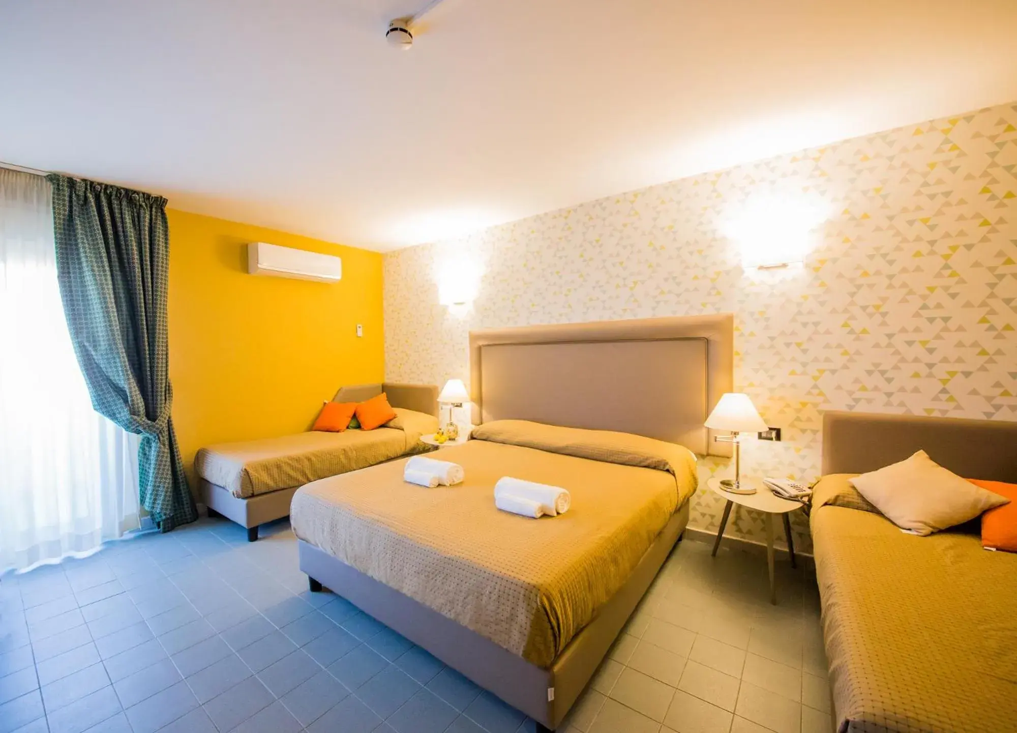 Photo of the whole room, Bed in Albergo Athenaeum Photo of the whole room, Bed in Albergo Athenaeum