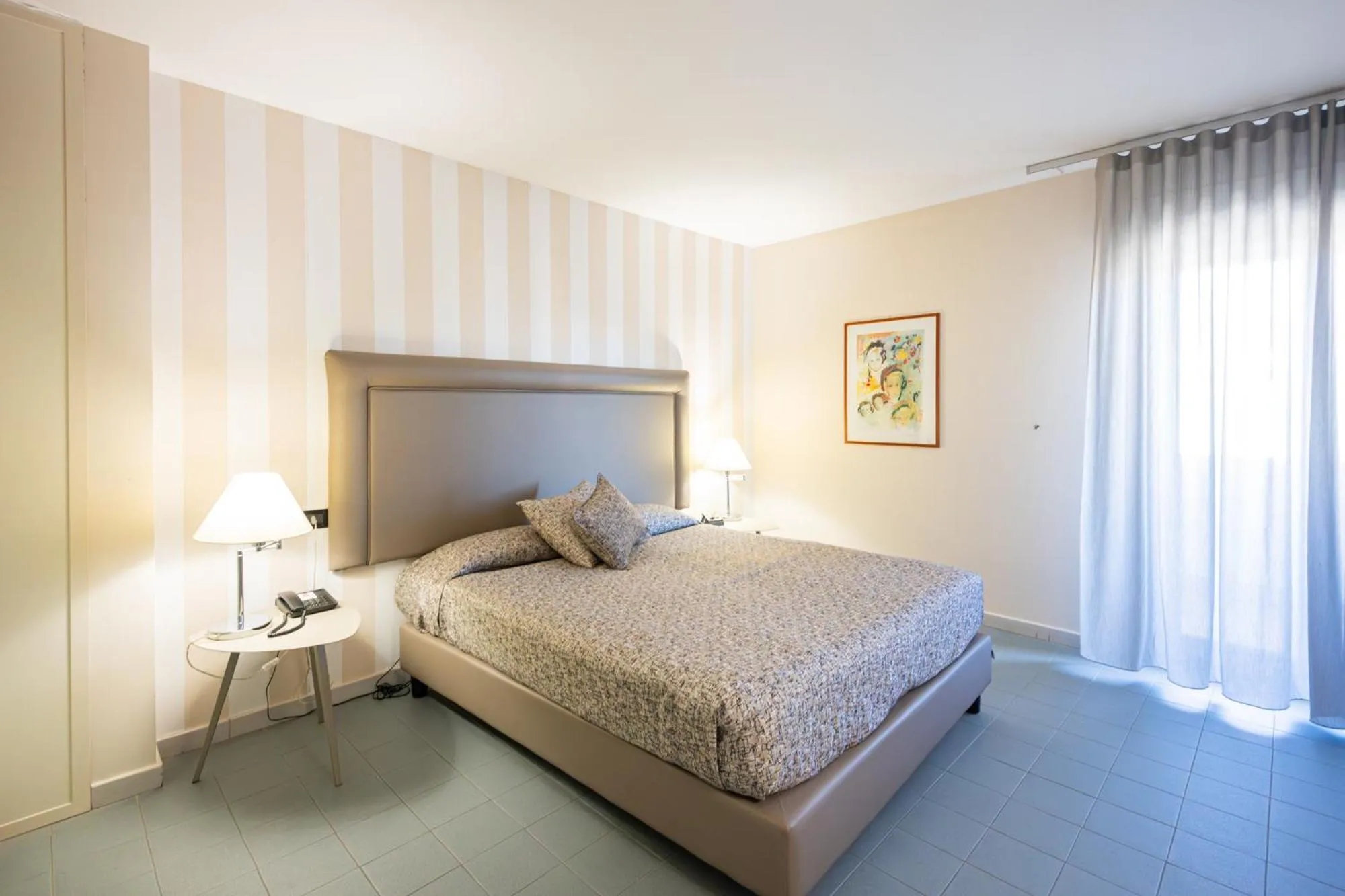 Photo of the whole room, Bed in Albergo Athenaeum