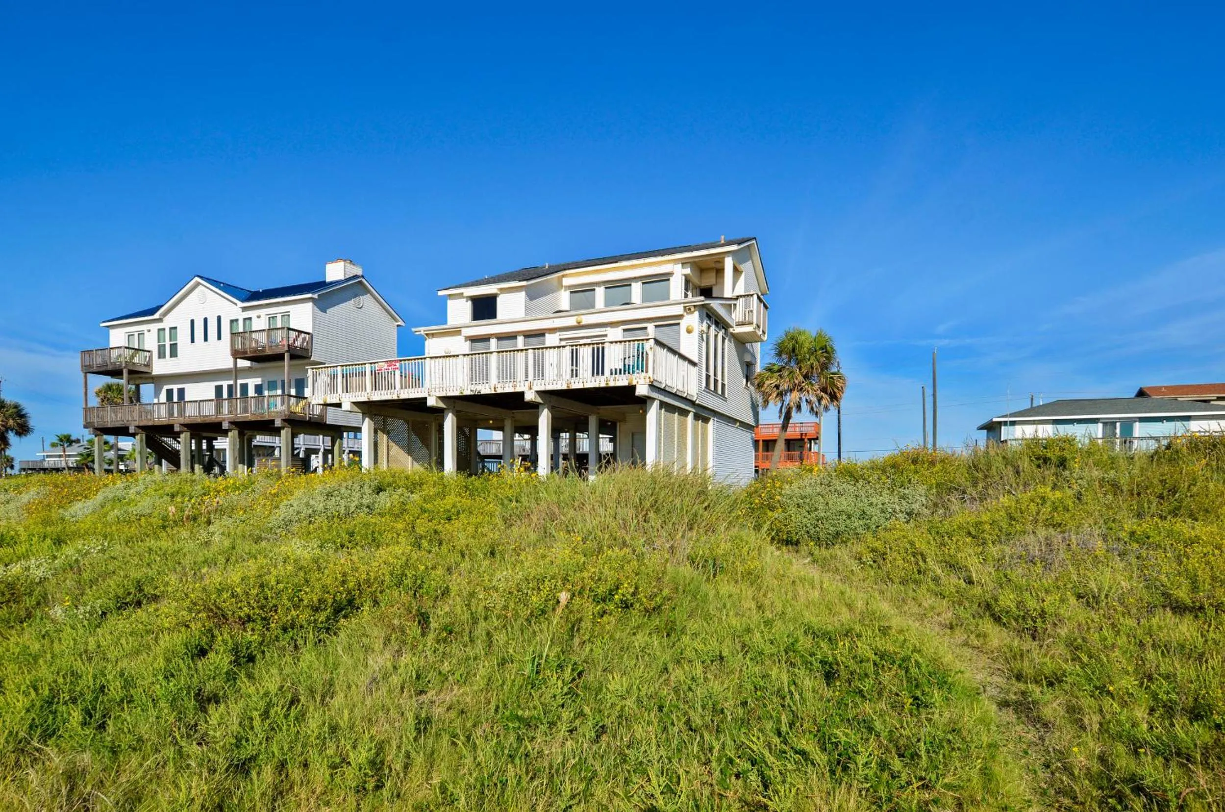 Property building in Brannens Beachfront
