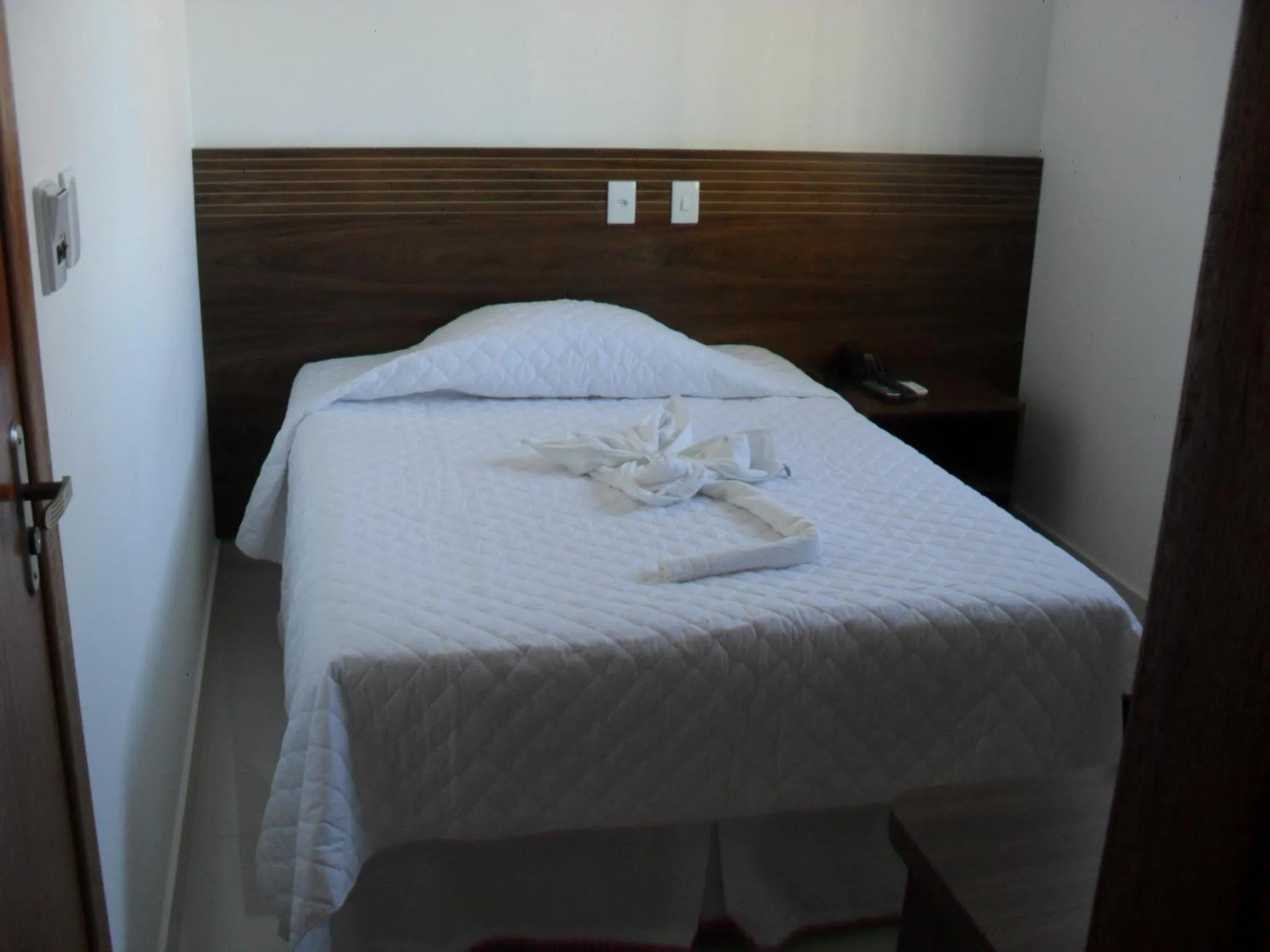 Photo of the whole room, Bed in Hotel Master