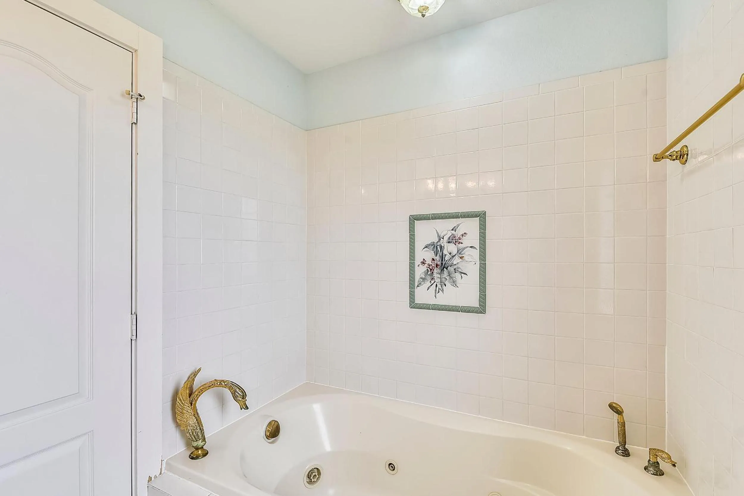 Bathroom in Summer Breeze