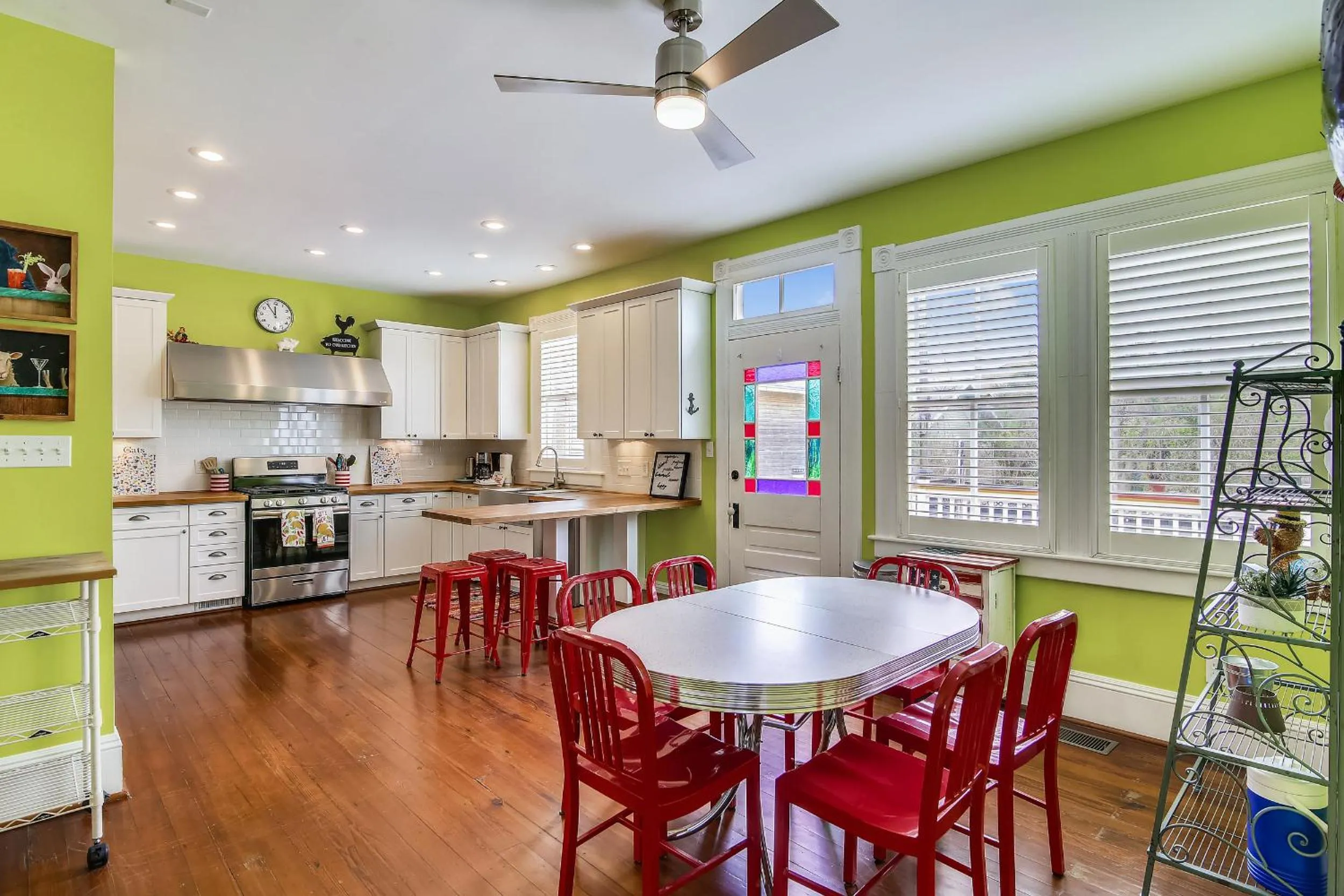 Property building in AbFab Seaside Cottage