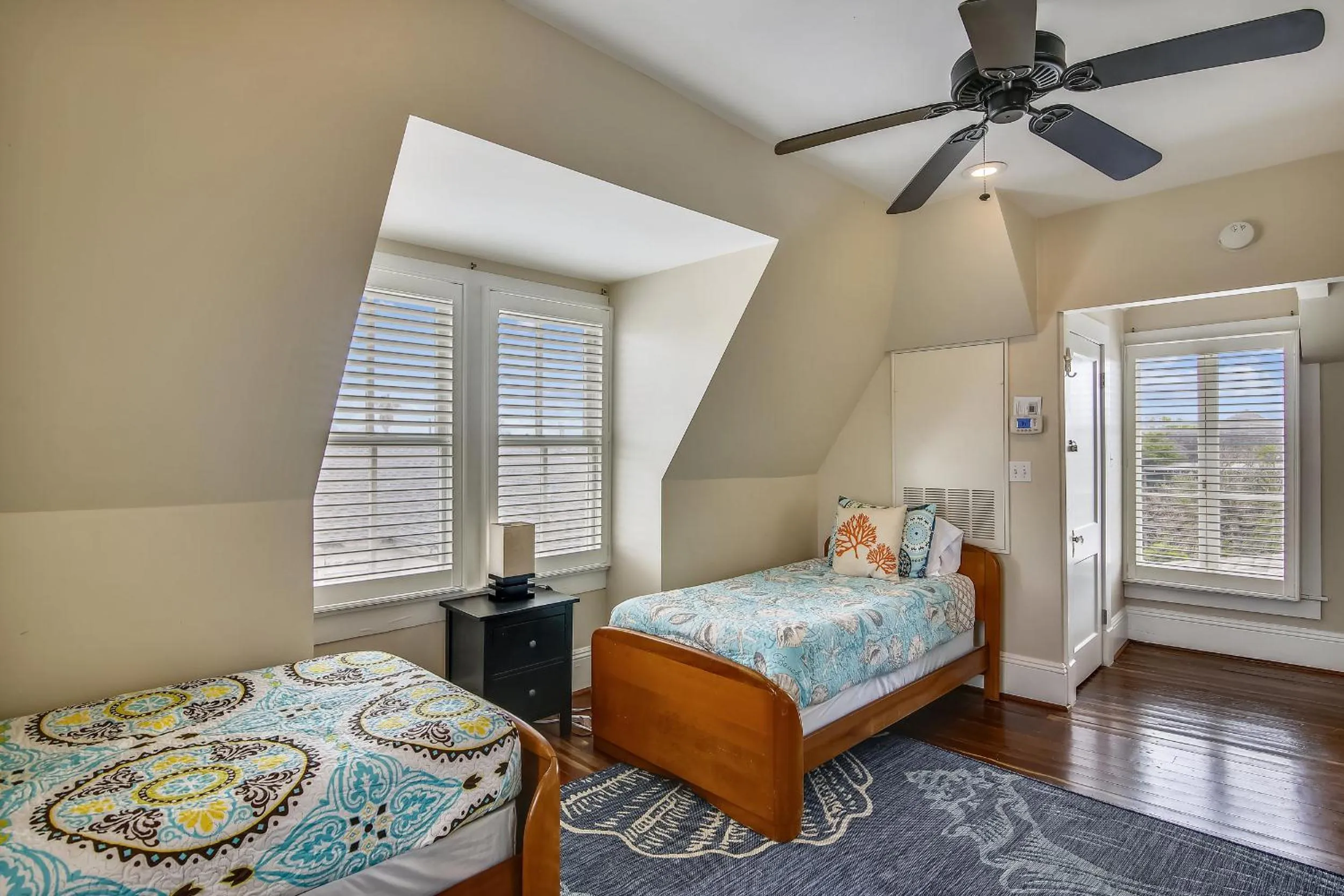 Bedroom, Bed in AbFab Seaside Cottage