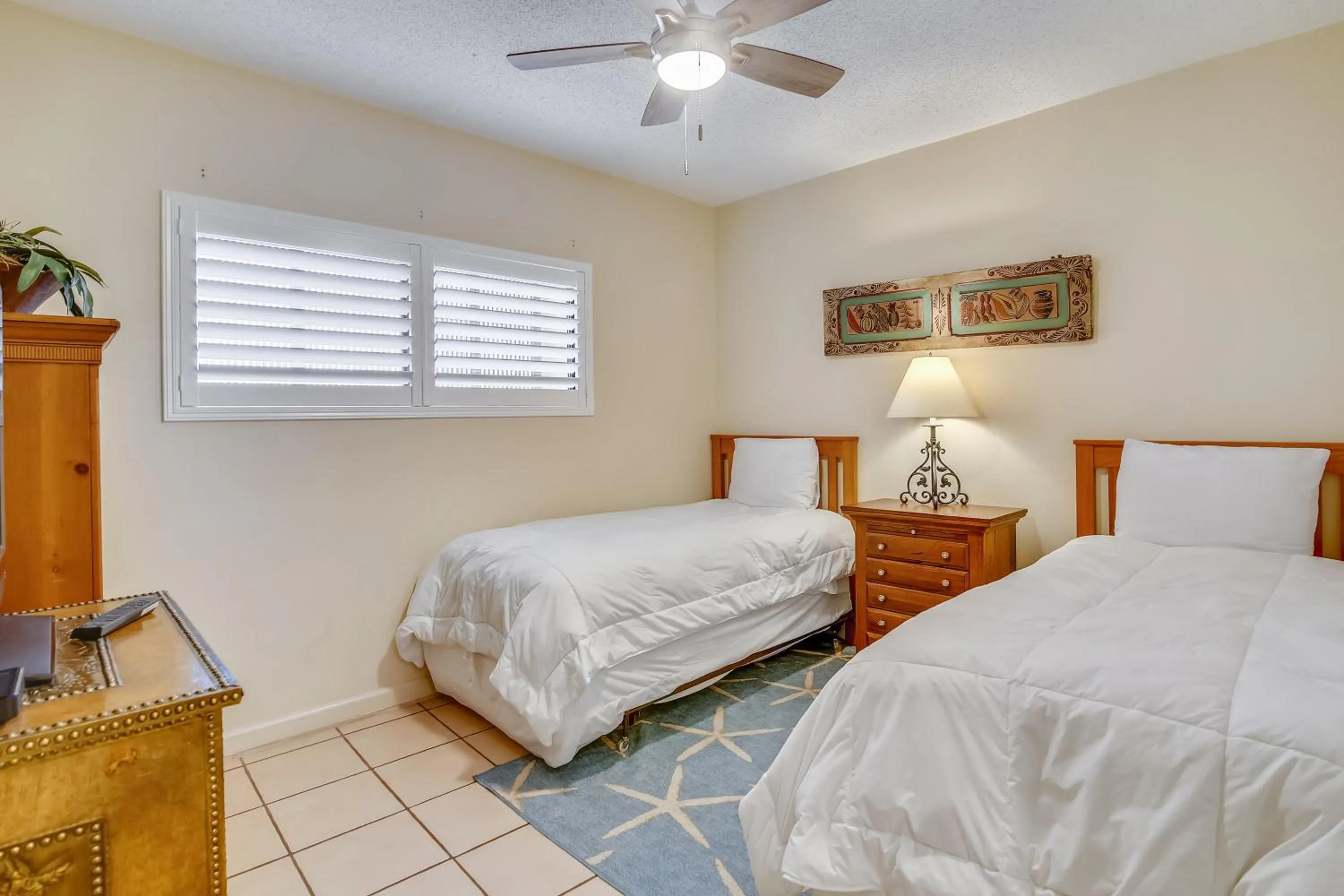 Bedroom, Bed in Galvestonian 1002-Beachfront Getaway