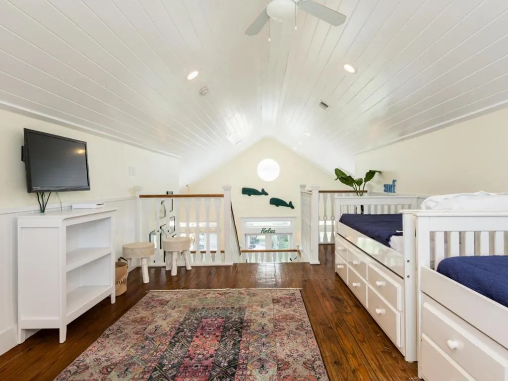 Property building, Bed in Once Upon a Tide