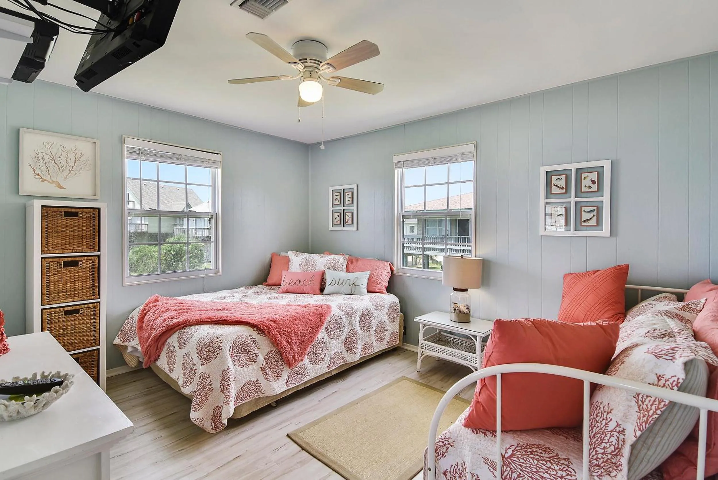 Property building, Bed in Paradise Found