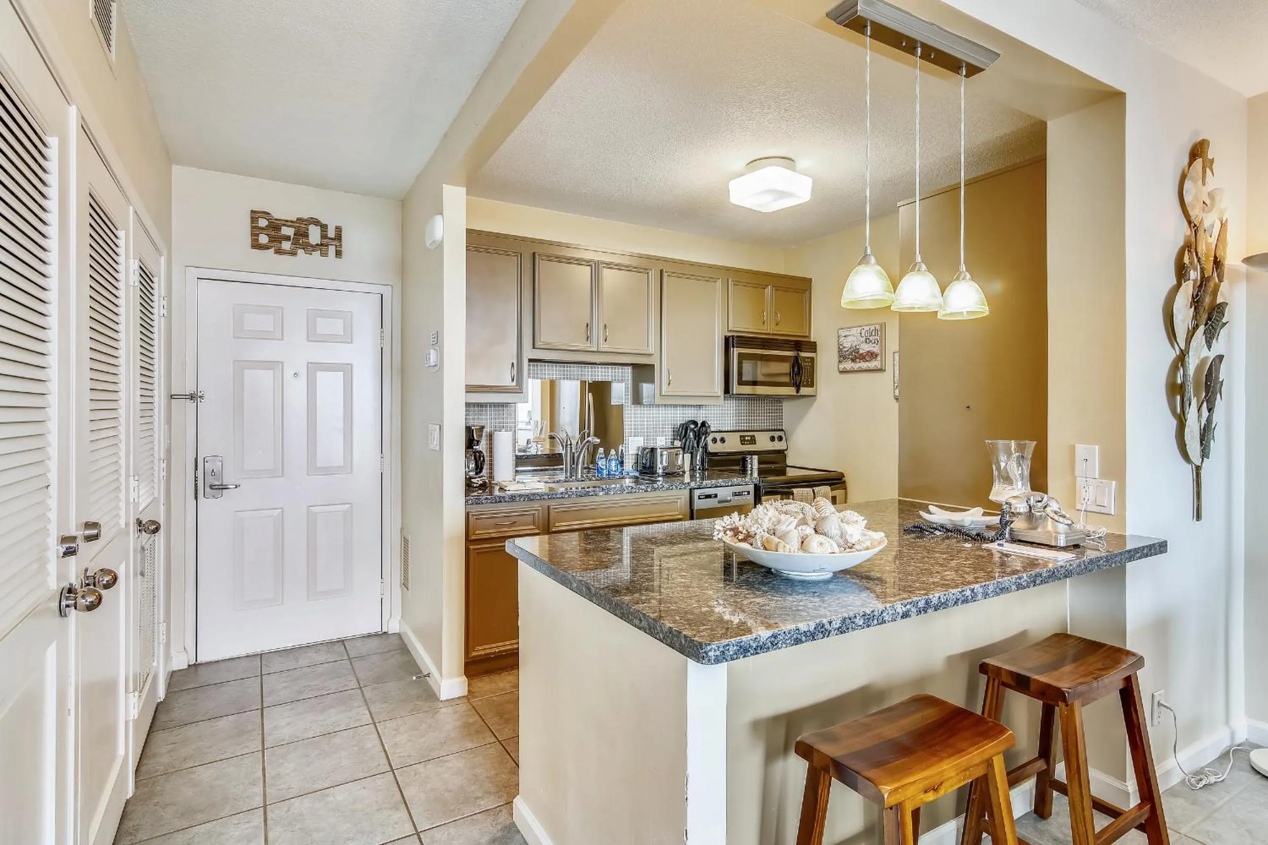 Kitchen or kitchenette in Galvestonian 112-Beachfront Hideaway