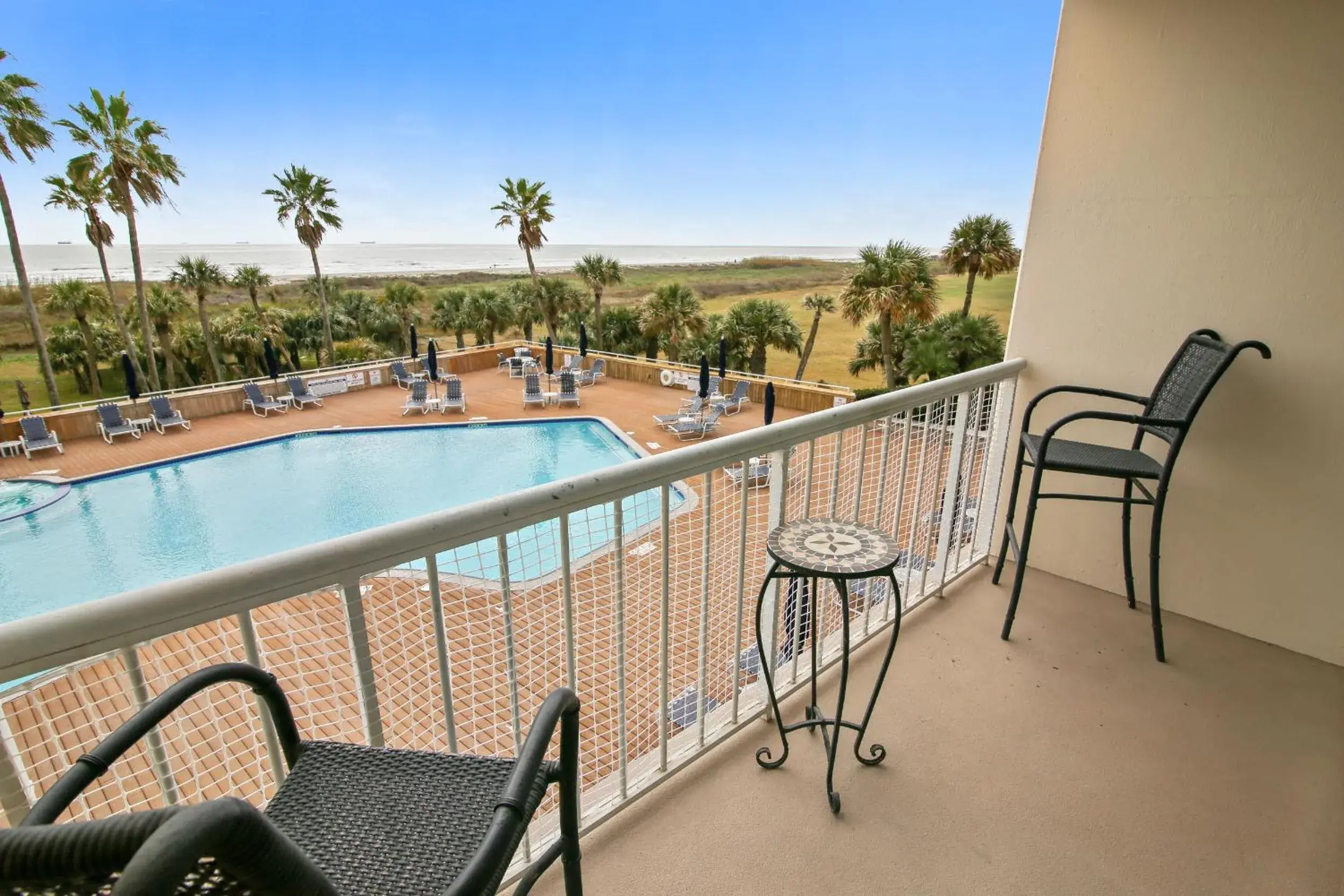 Galvestonian 112-Beachfront Hideaway Galvestonian 112-Beachfront Hideaway