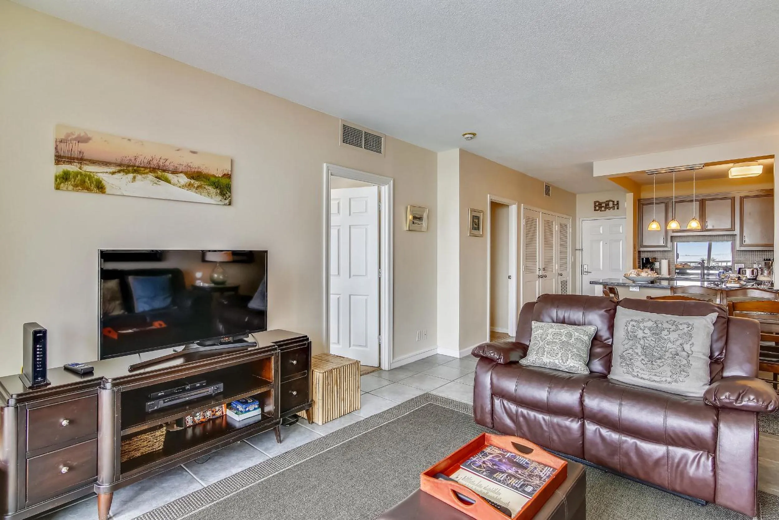 Living room in Galvestonian 112-Beachfront Hideaway