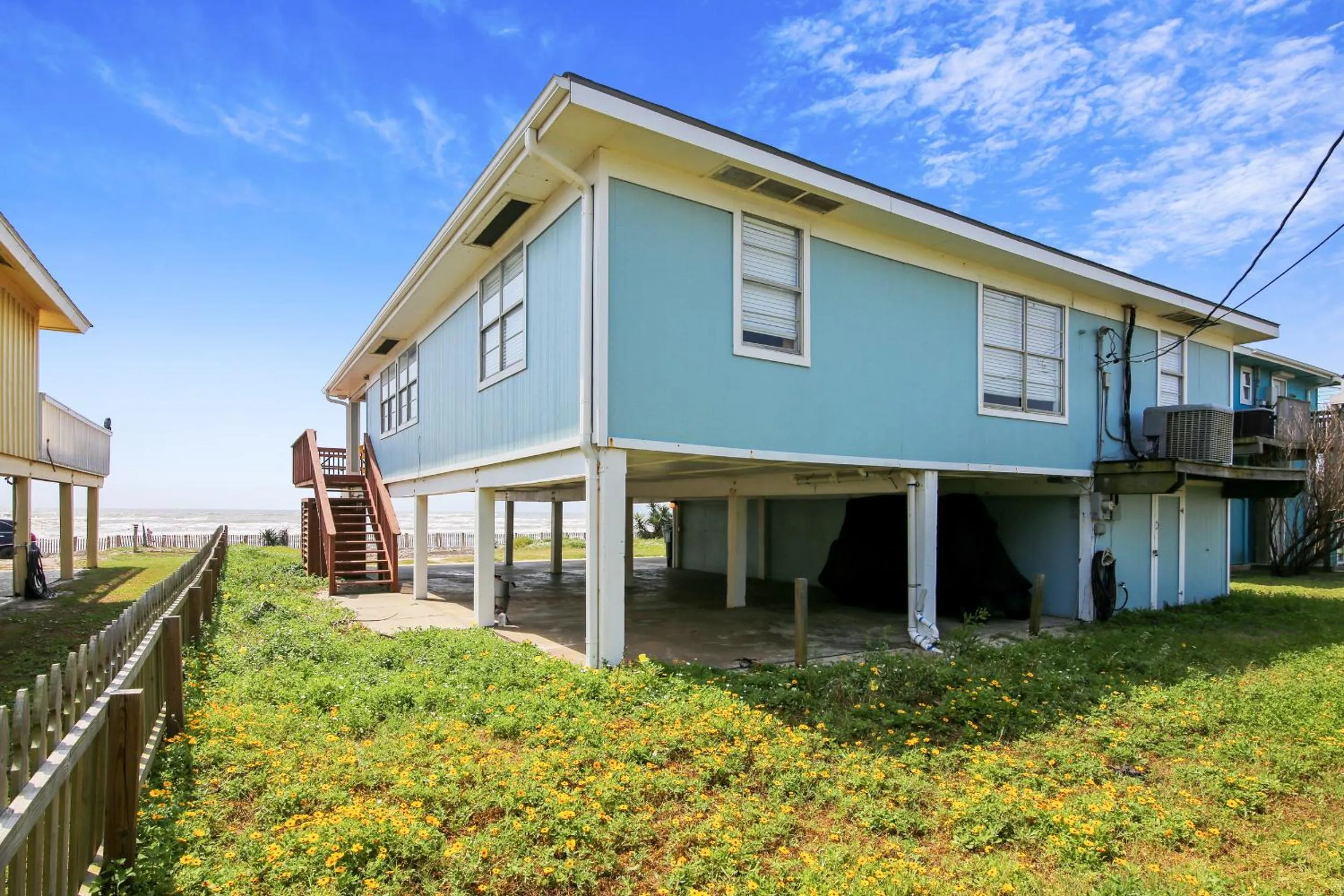 Property building in Bermuda Beachfront