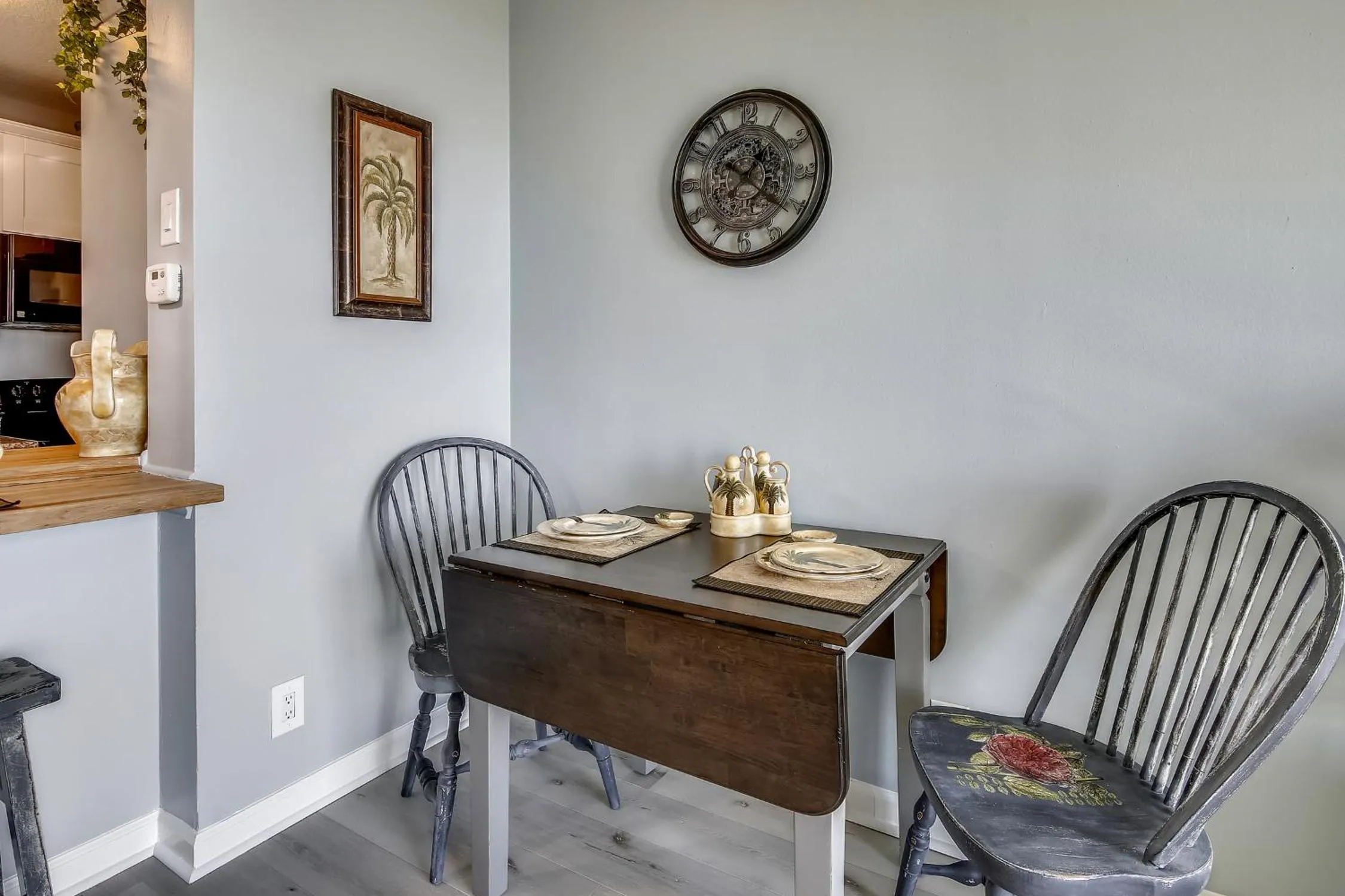 Galvestonian 409-Pelican Pathway