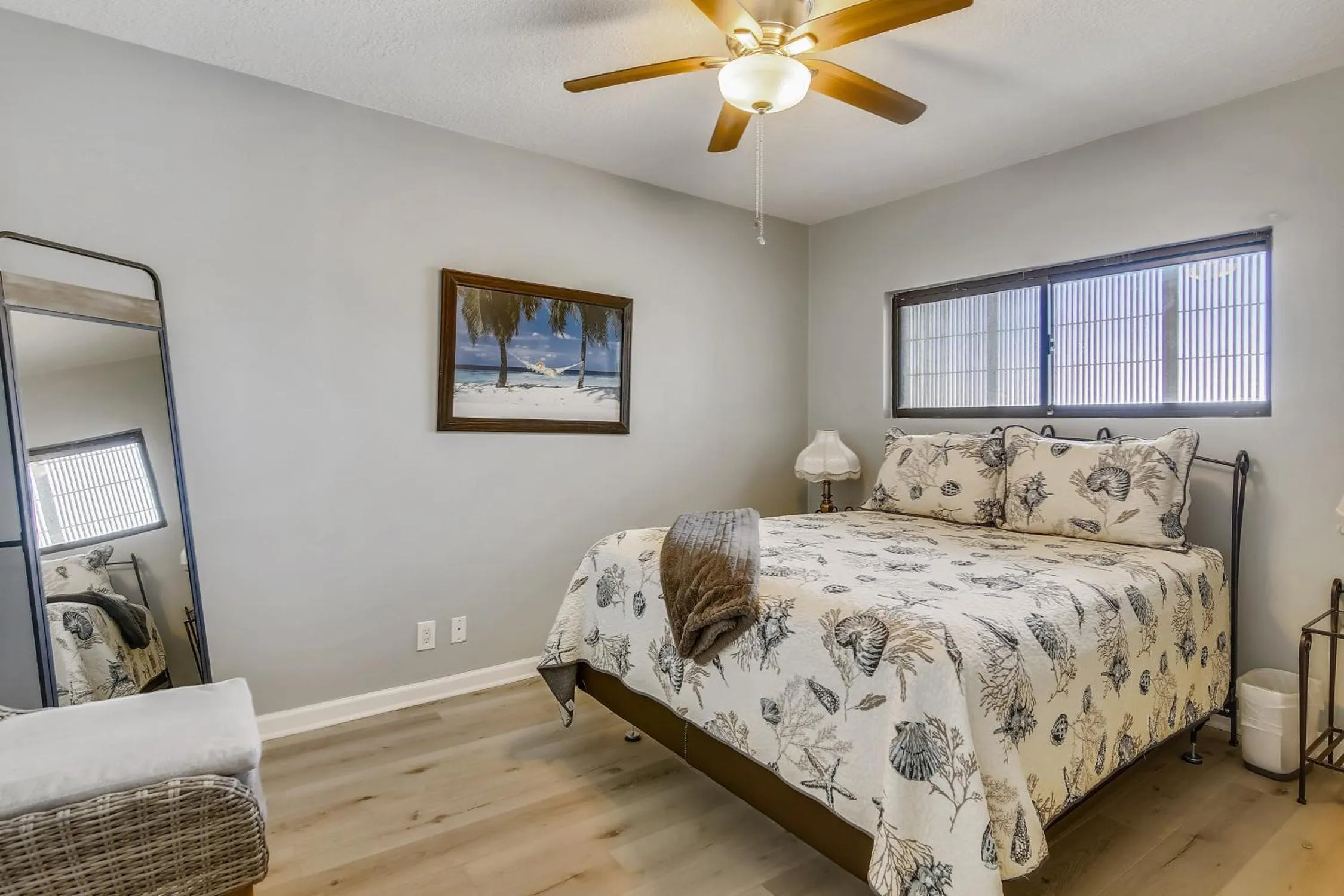 Bed in Galvestonian 409-Pelican Pathway