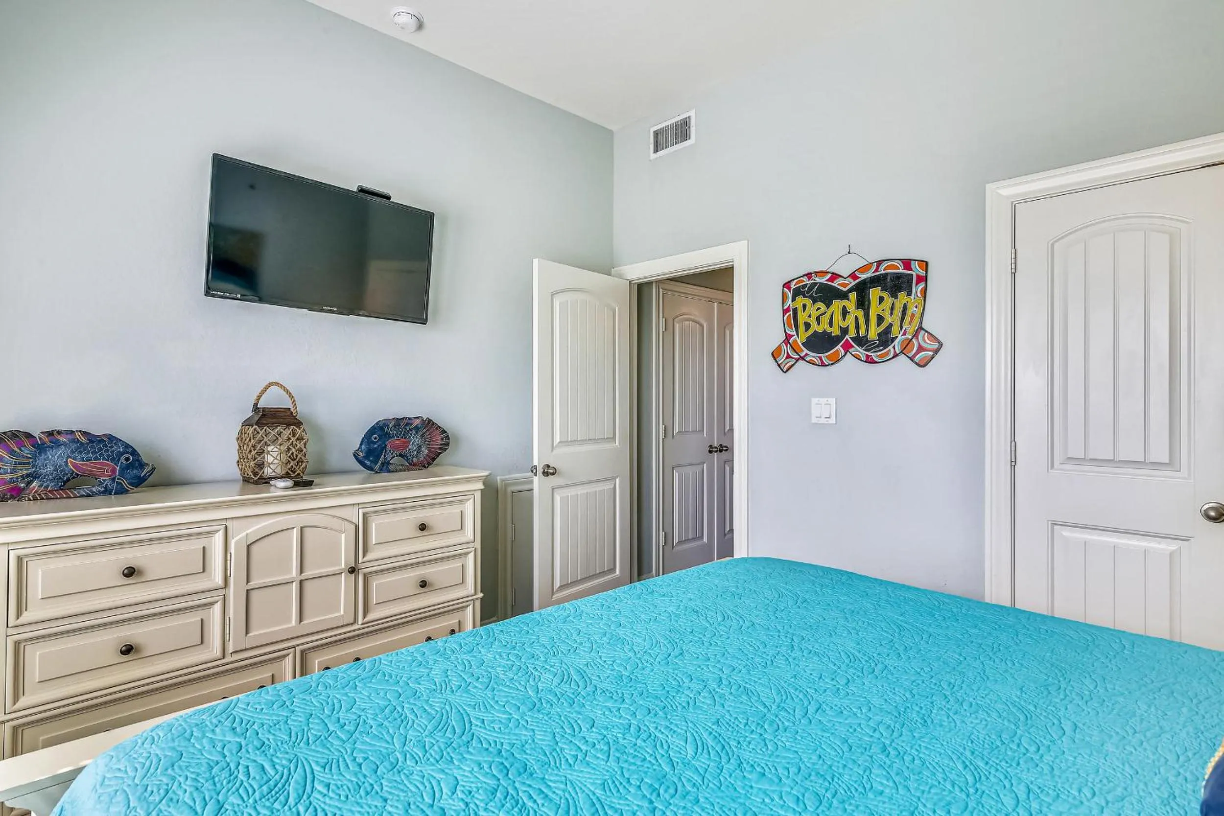 Property building, Bed in A Salty Kiss