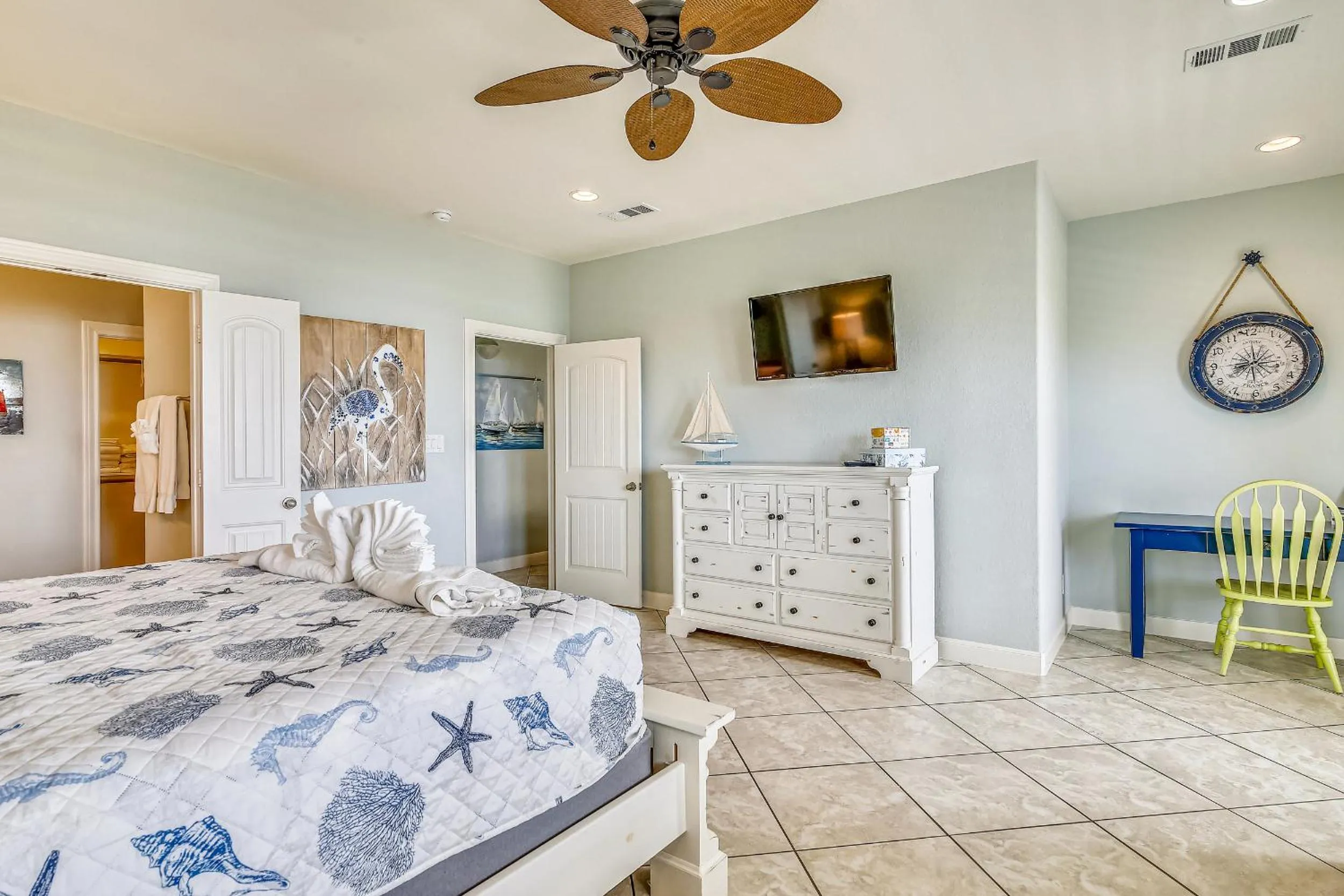 Bedroom, Bed in A Salty Kiss