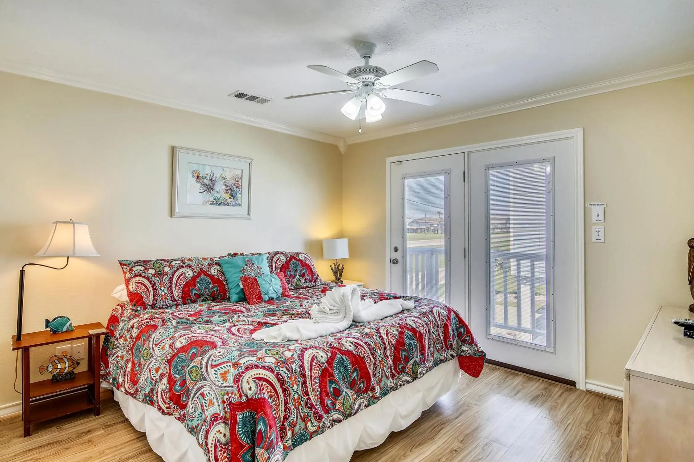 Bed in Barefoot Pelican