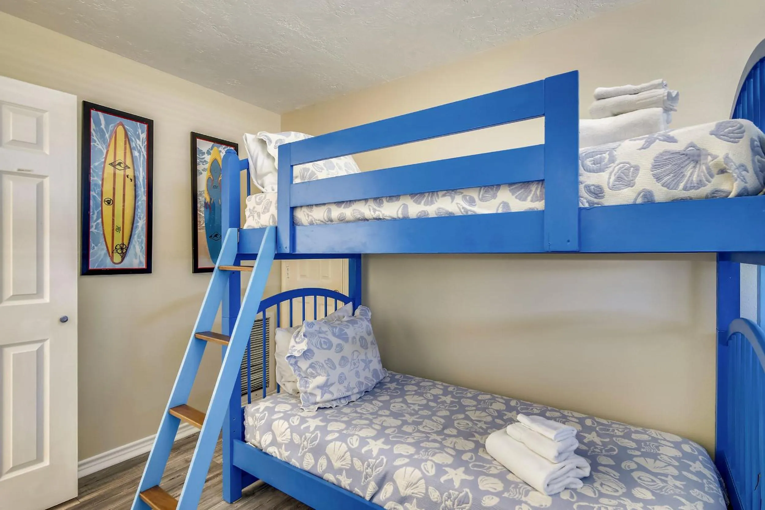 Bed in Barefoot Pelican