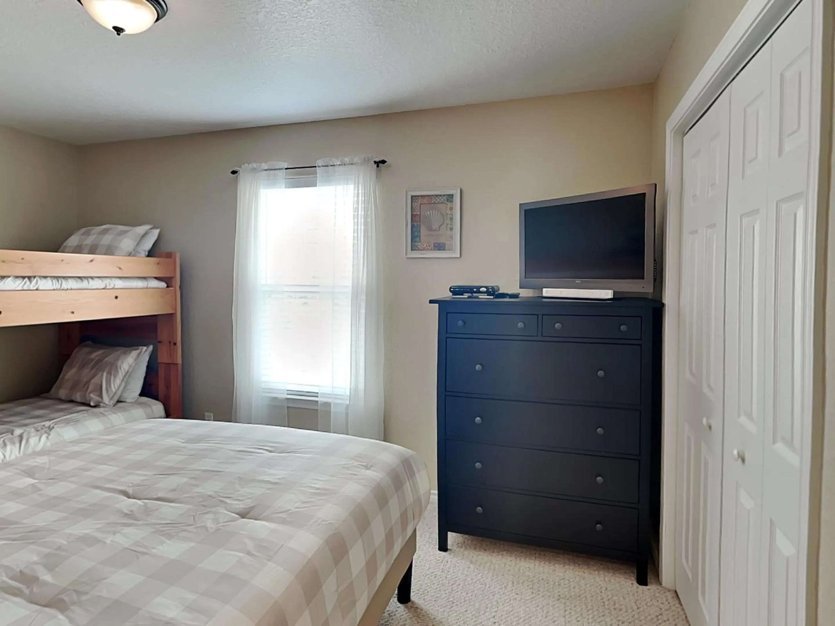 Bed in Pirates Treasure