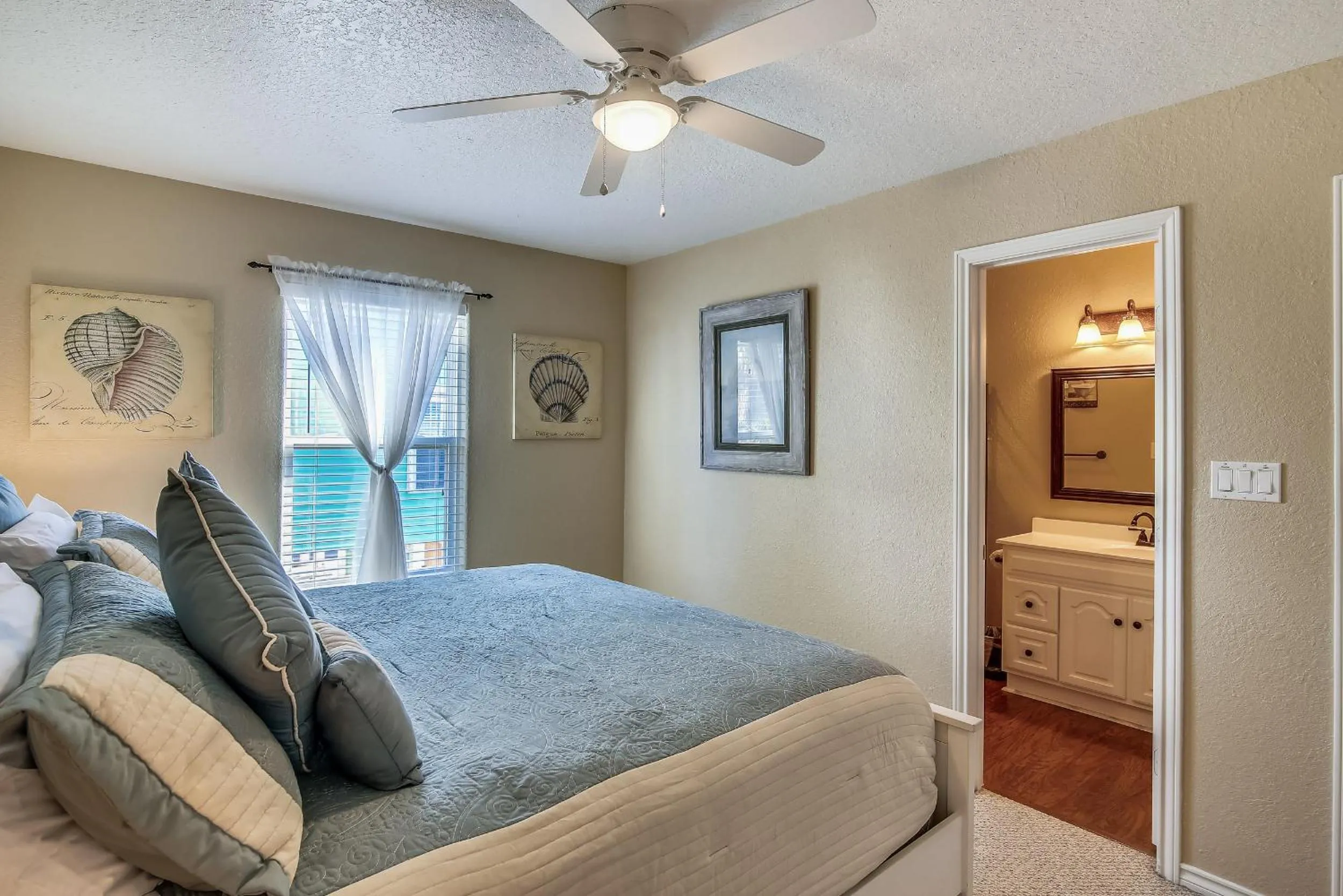 Bedroom, Bed in Pirates Treasure