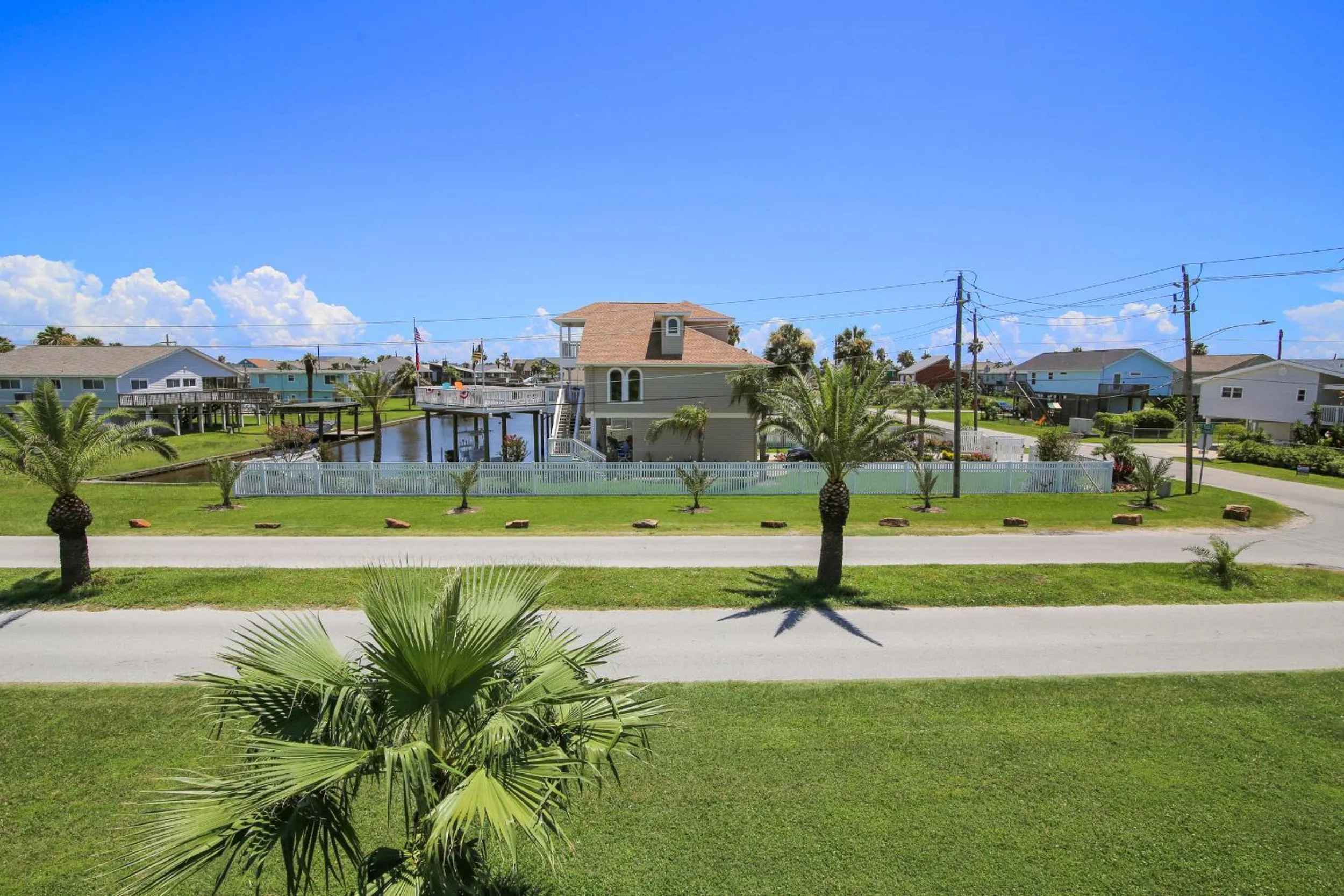 Property building in Accompanied By The Sea