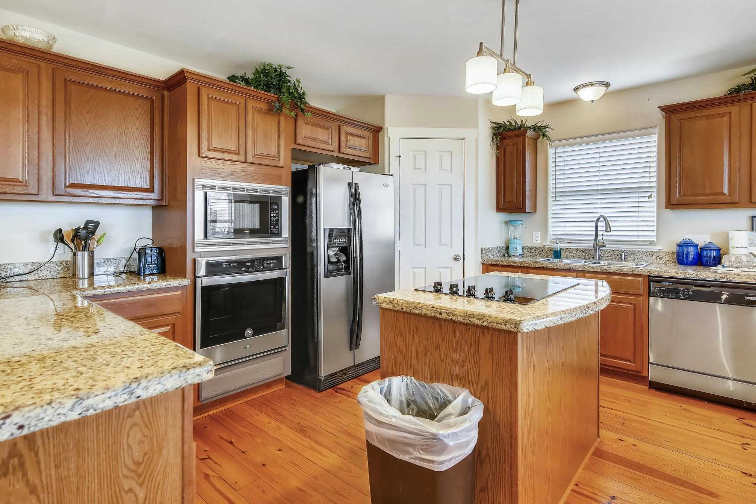 Kitchen or kitchenette in Accompanied By The Sea