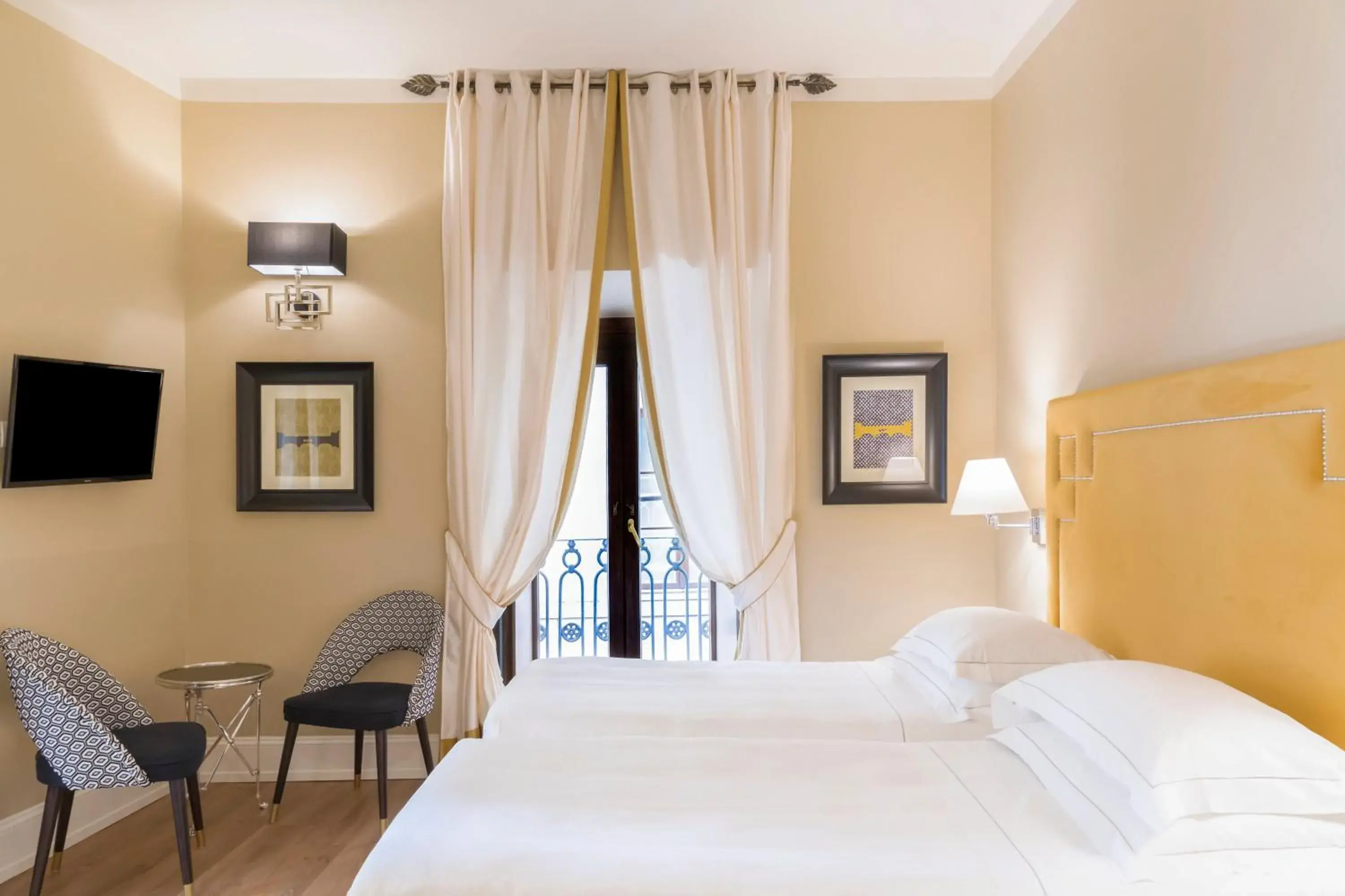 Bedroom, Bed in Grand Hotel Cavour Bedroom, Bed in Grand Hotel Cavour