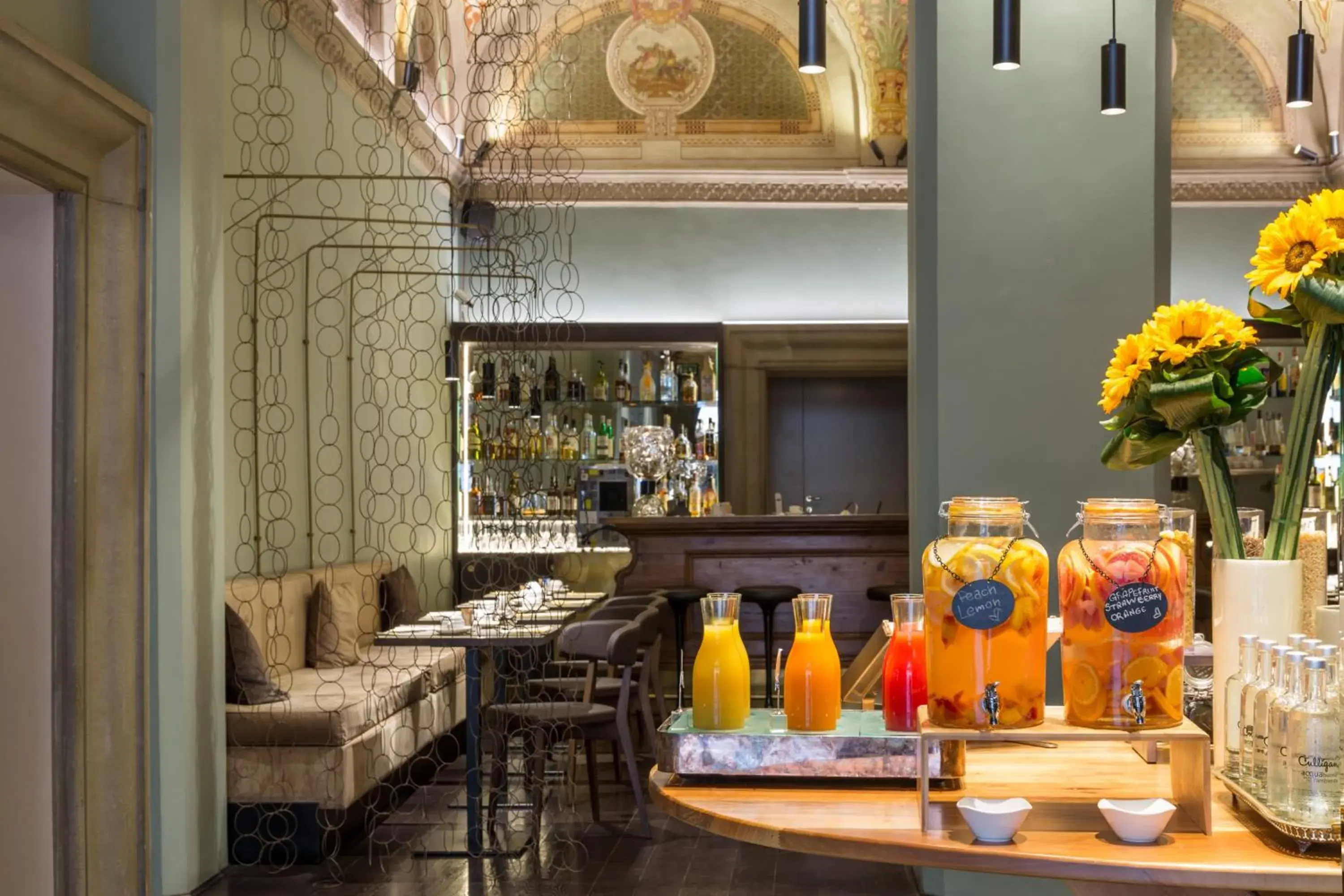 Restaurant/places to eat in Grand Hotel Cavour Restaurant/places to eat in Grand Hotel Cavour