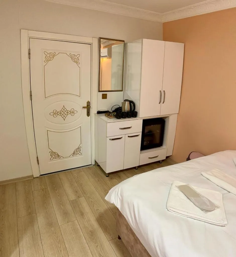 oven, Bed in AVRASYAQUEEN HOTEL