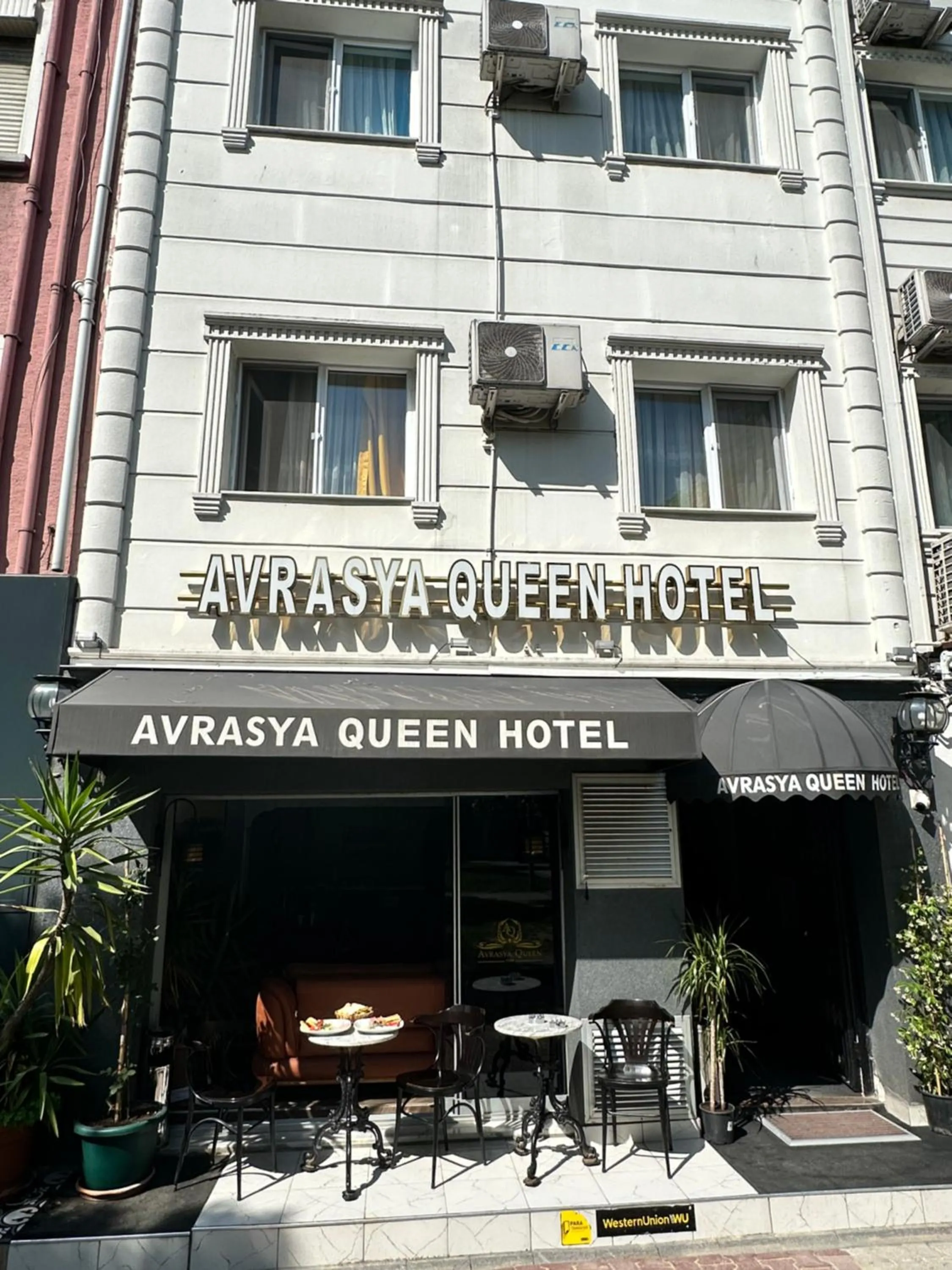 AVRASYAQUEEN HOTEL