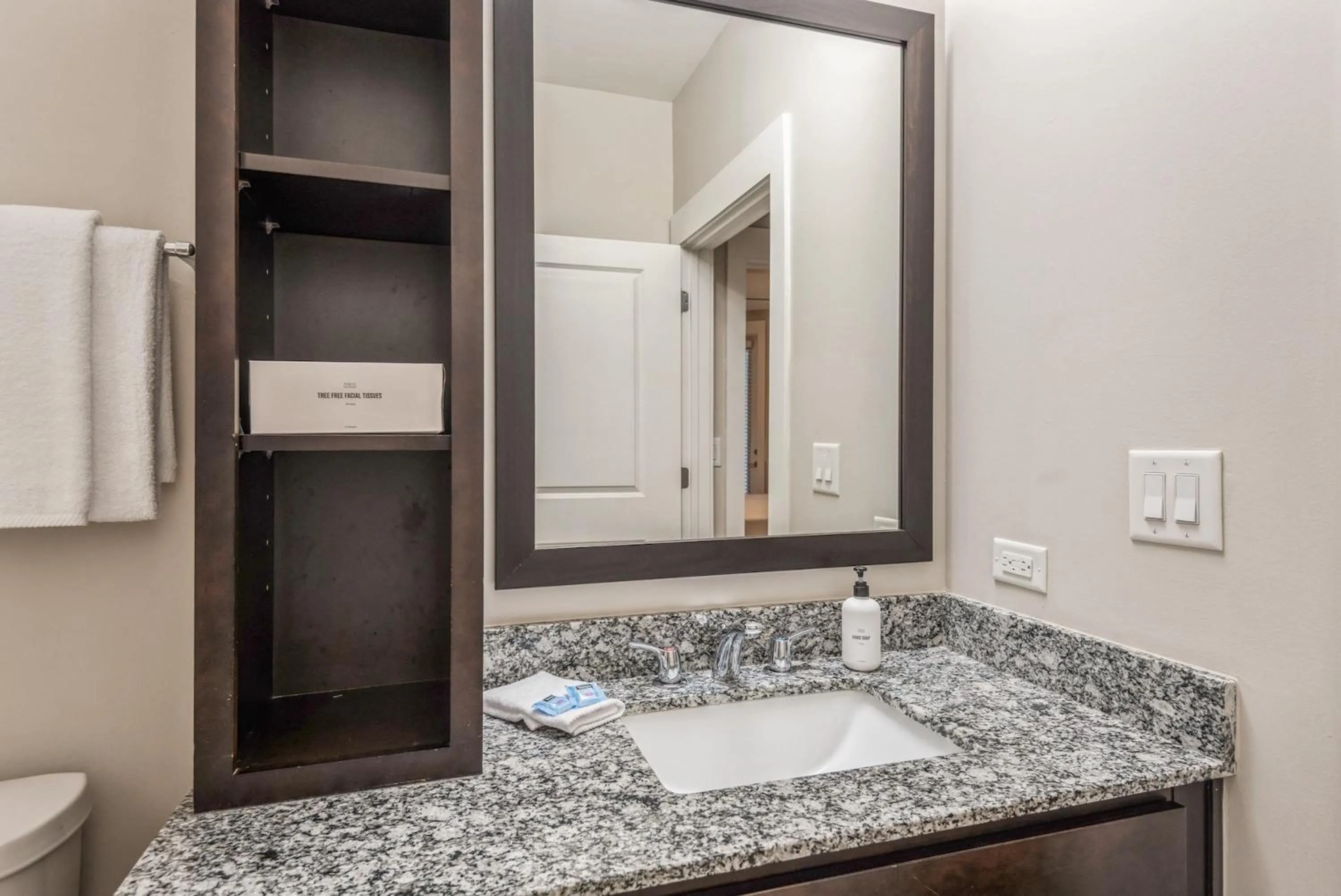 Property building in Kasa Dilworth Charlotte