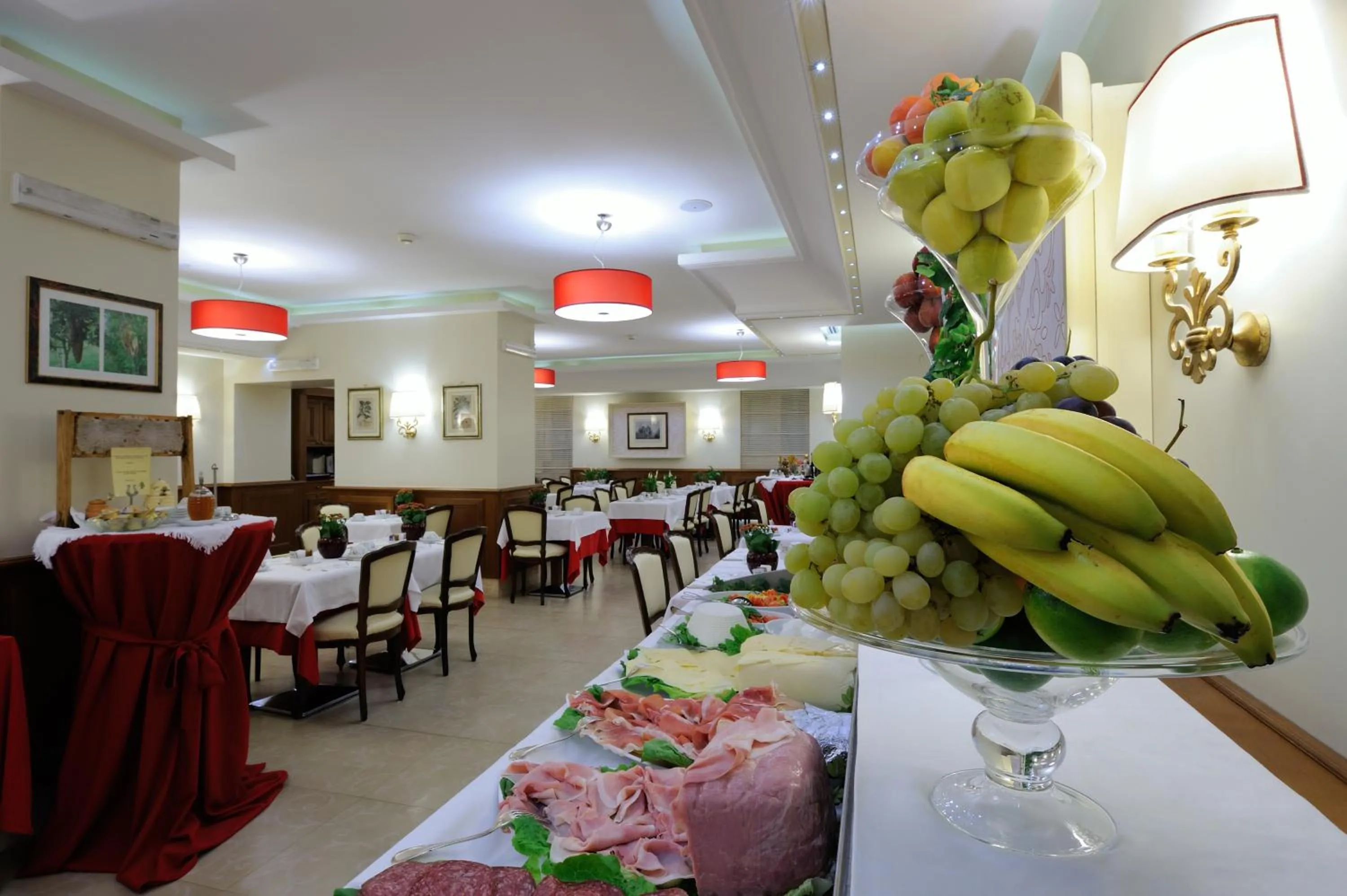 Restaurant/Places to Eat in Hotel Giulio Cesare