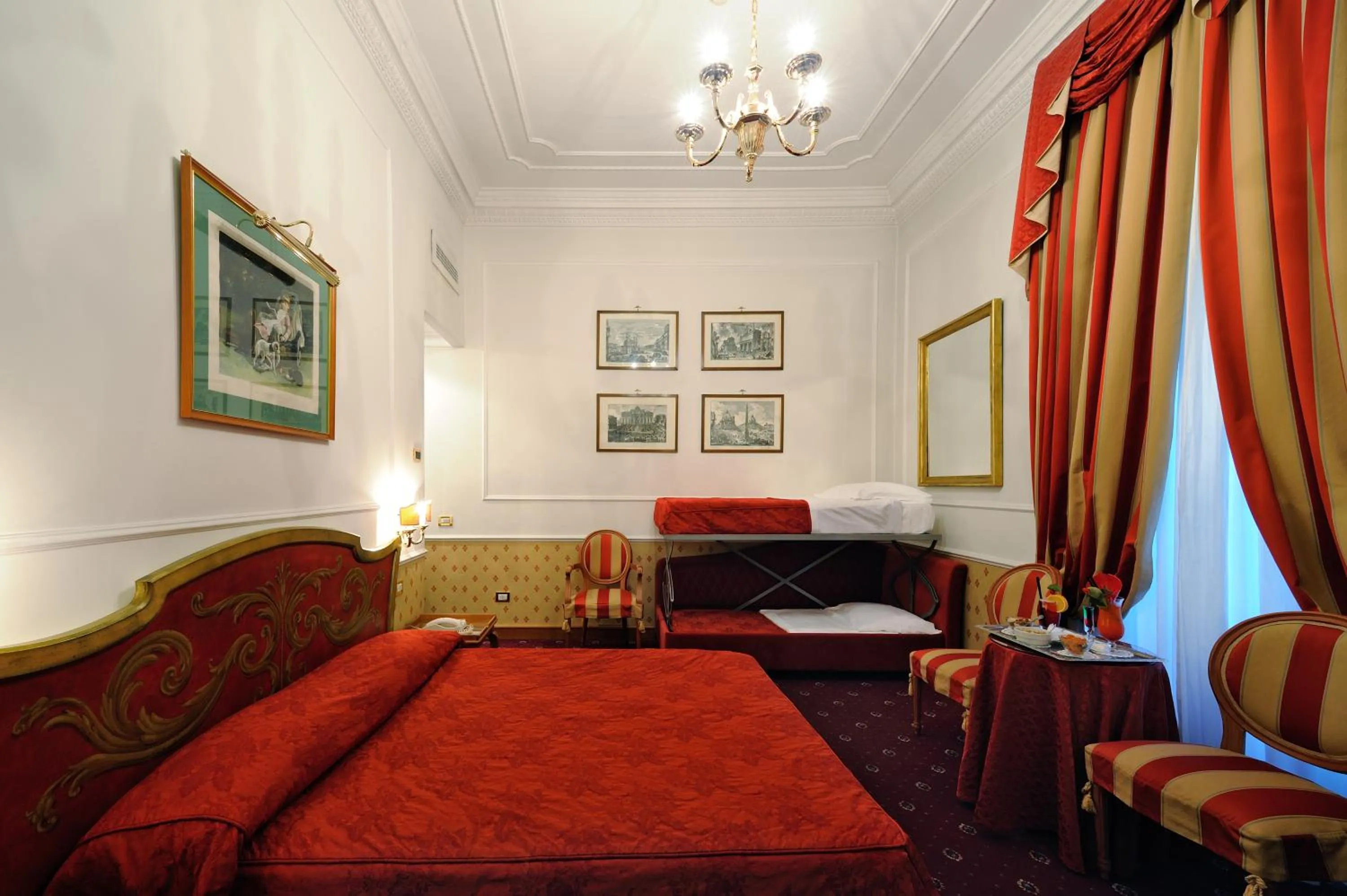 Photo of the whole room in Hotel Giulio Cesare
