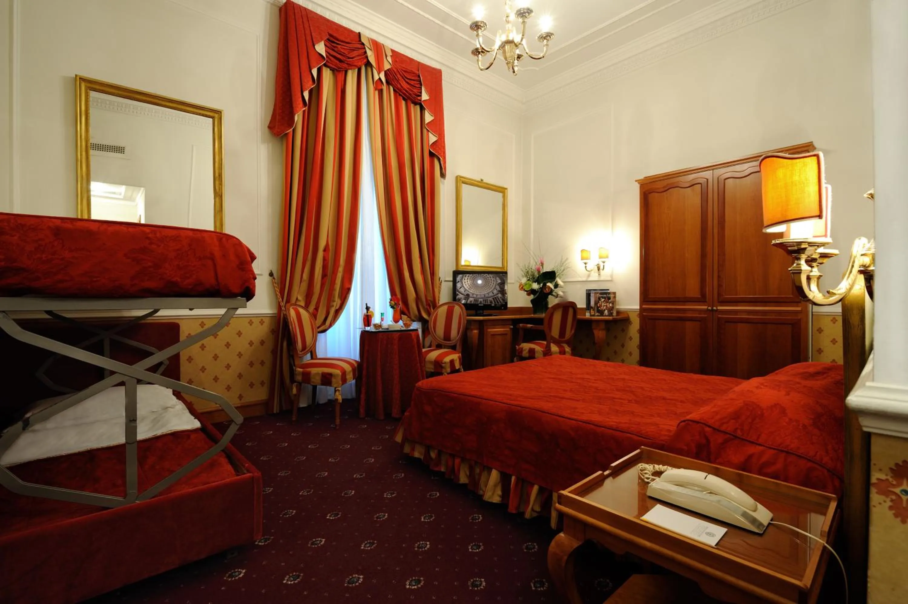 Bed in Hotel Giulio Cesare