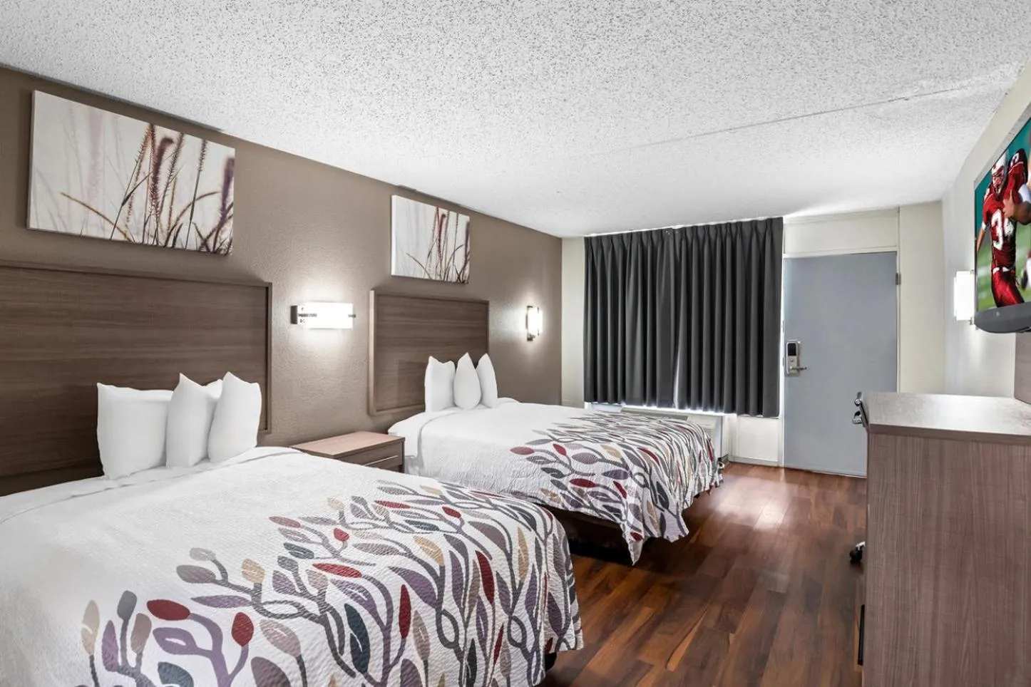 Photo of the whole room, Bed in Red Roof Inn Richmond - Airport Sandston