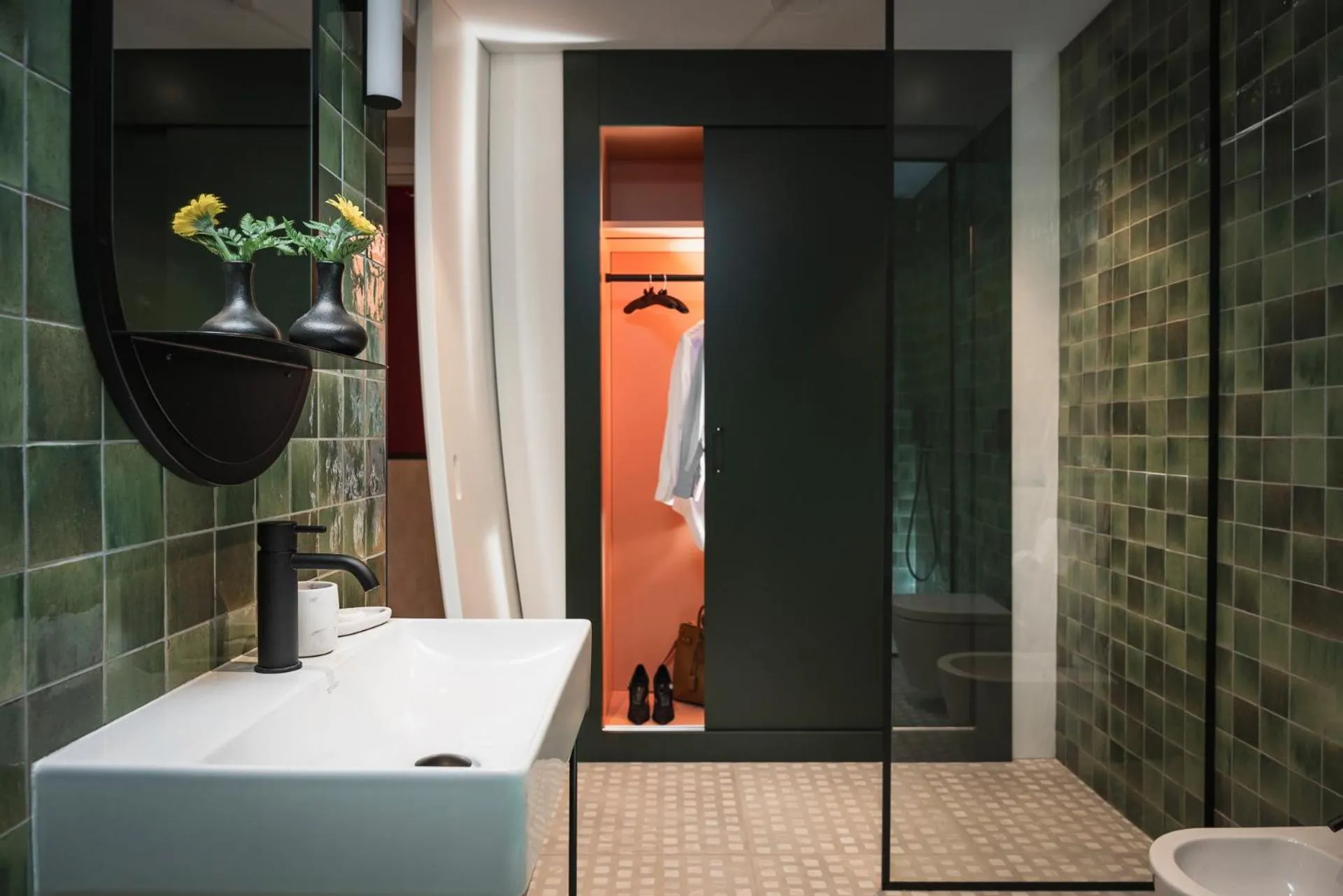 Shower in DuoMo Hotel