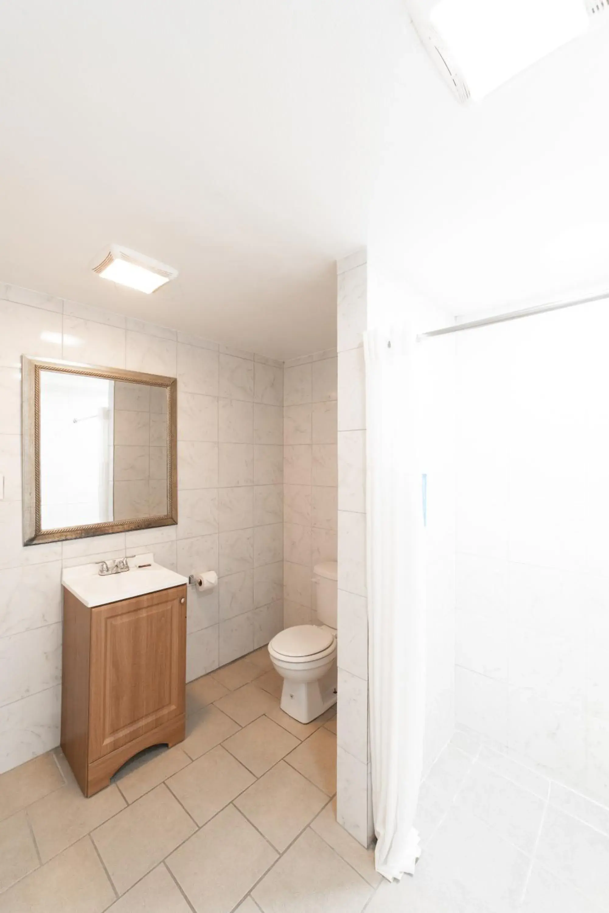 Quadruple Room in American Inn Quadruple Room in American Inn