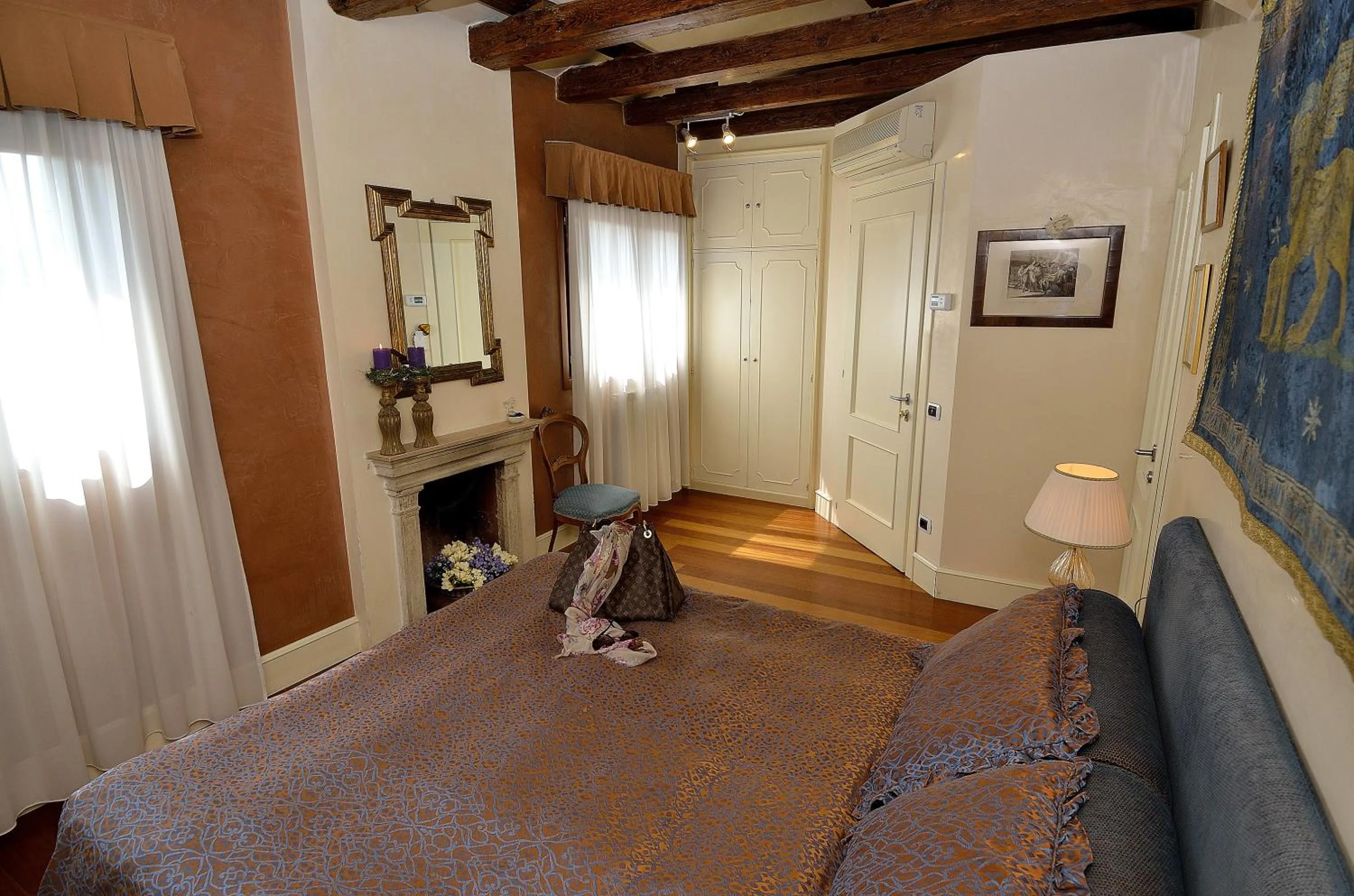 Bedroom, Bed in Palazzo Odoni