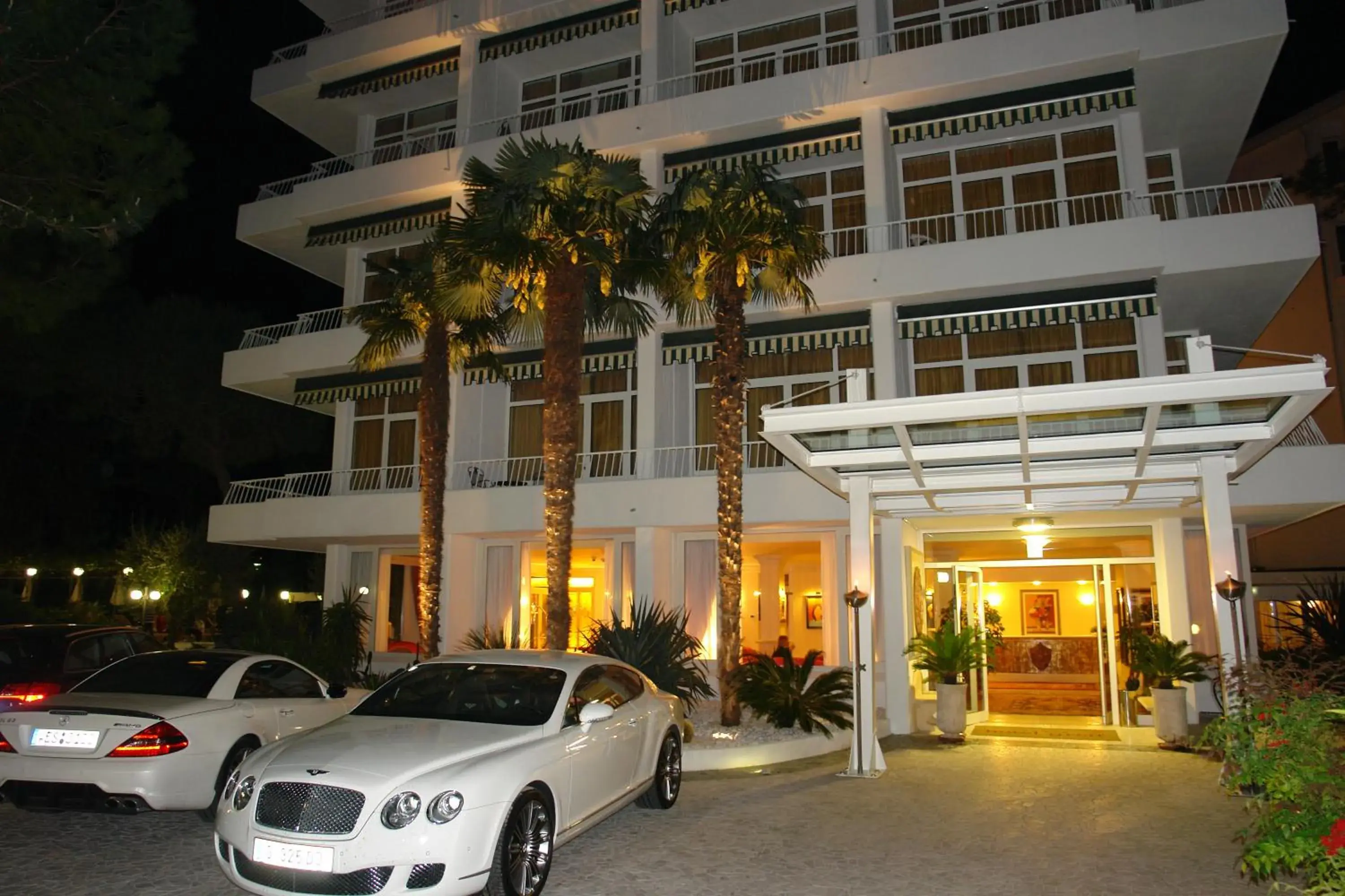 Facade/entrance in Hotel Greif Facade/entrance in Hotel Greif