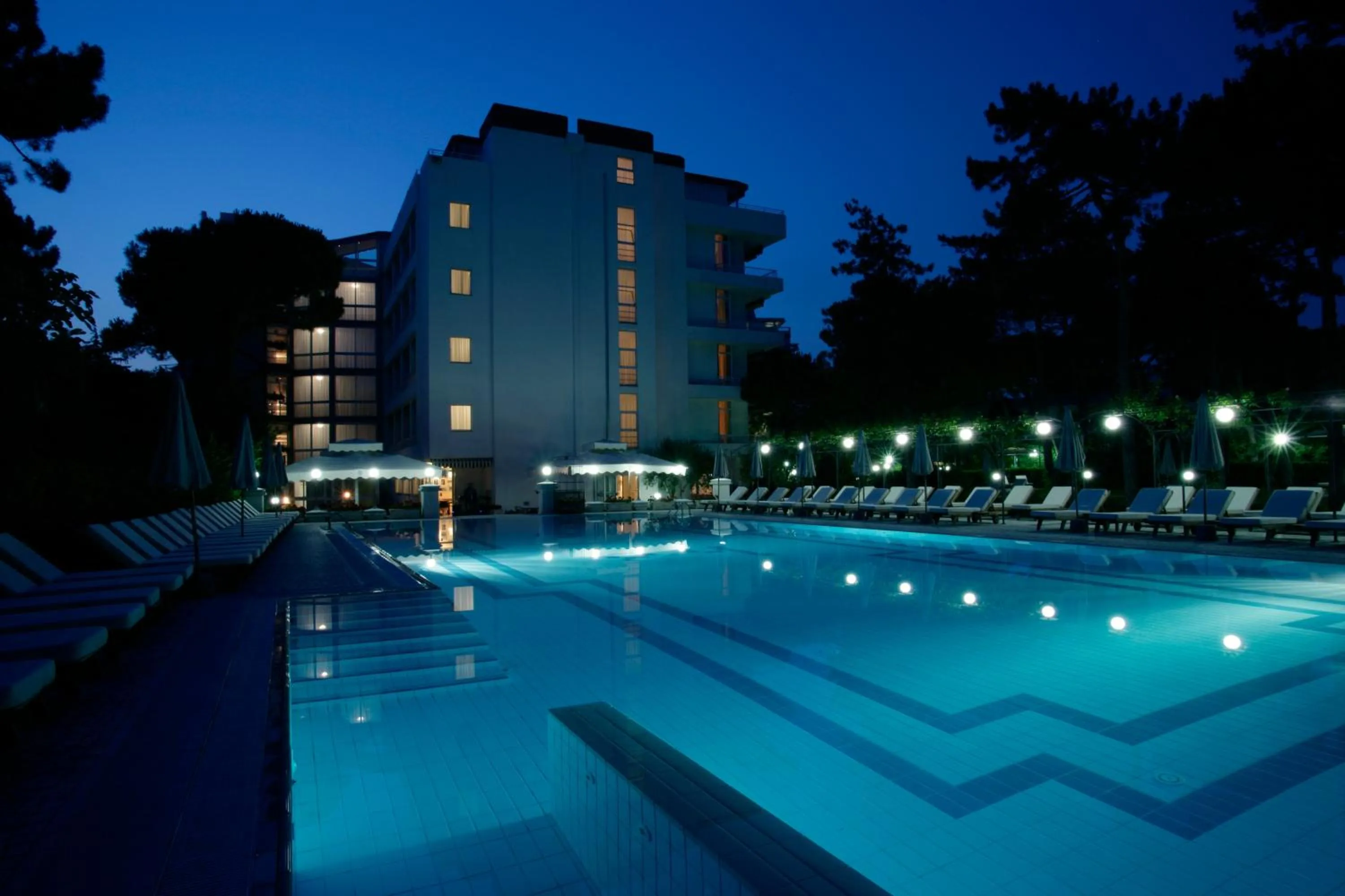 Swimming pool in Hotel Greif