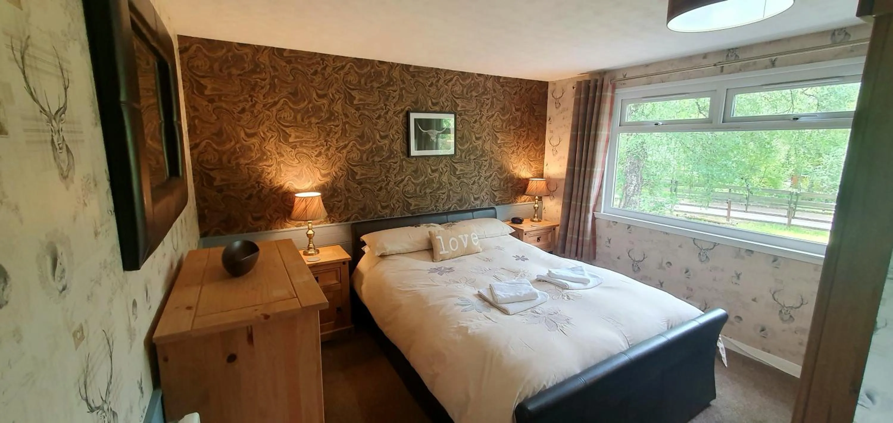 Bedroom, Bed in Torcroft Lodges